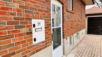 39 Graylee Avenue BSMT 2, Toronto, ON M1J 1M7 photo 2