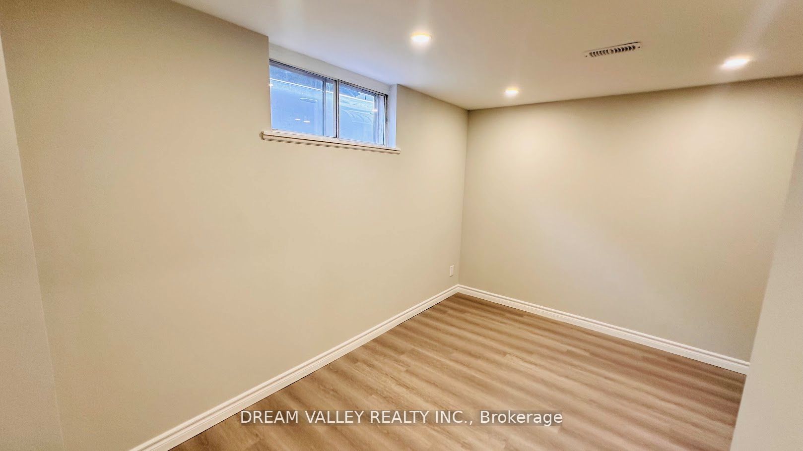 39 Graylee Avenue BSMT 2, Toronto, ON M1J 1M7 photo 4