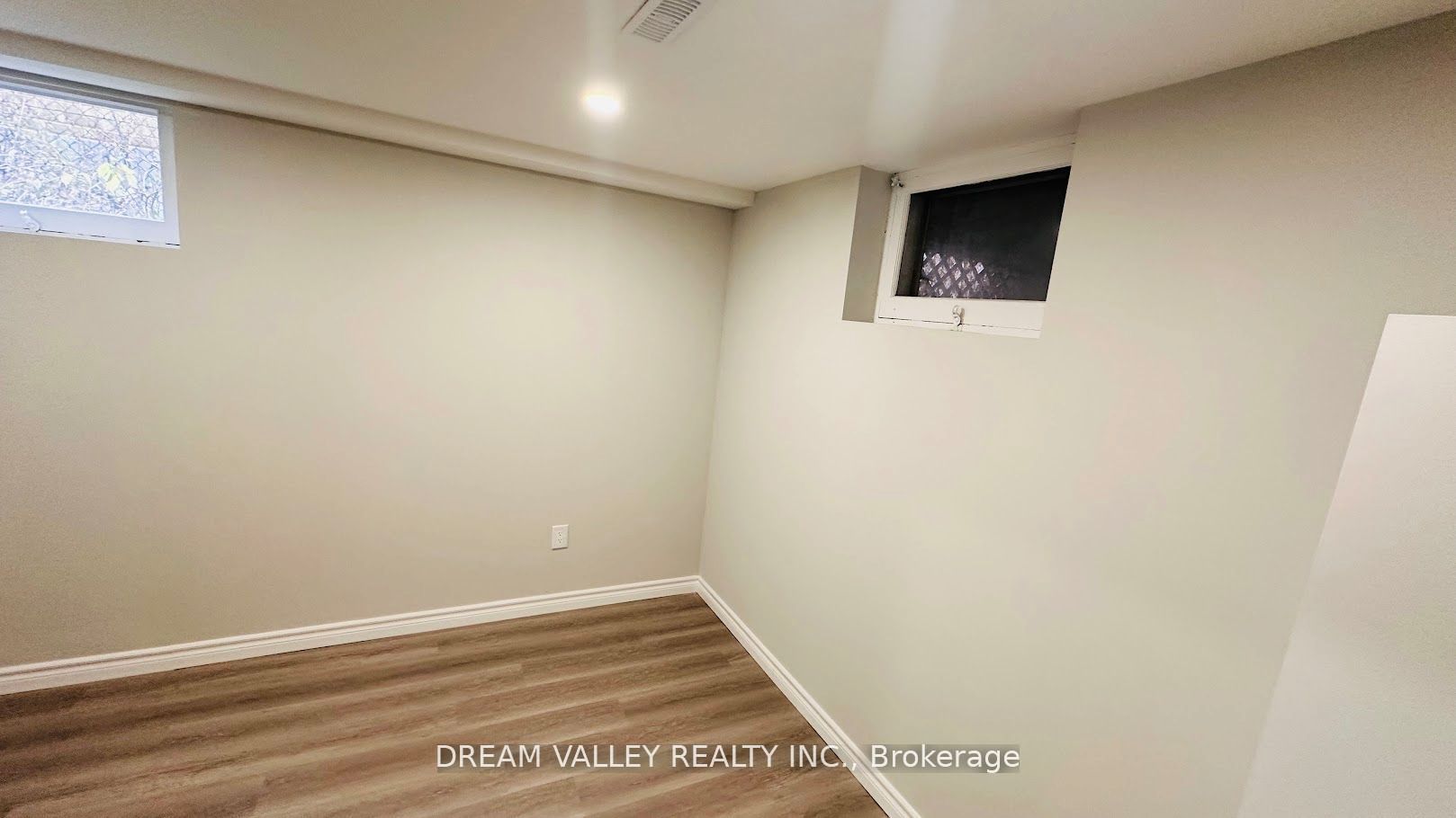 39 Graylee Avenue BSMT 2, Toronto, ON M1J 1M7 photo 5