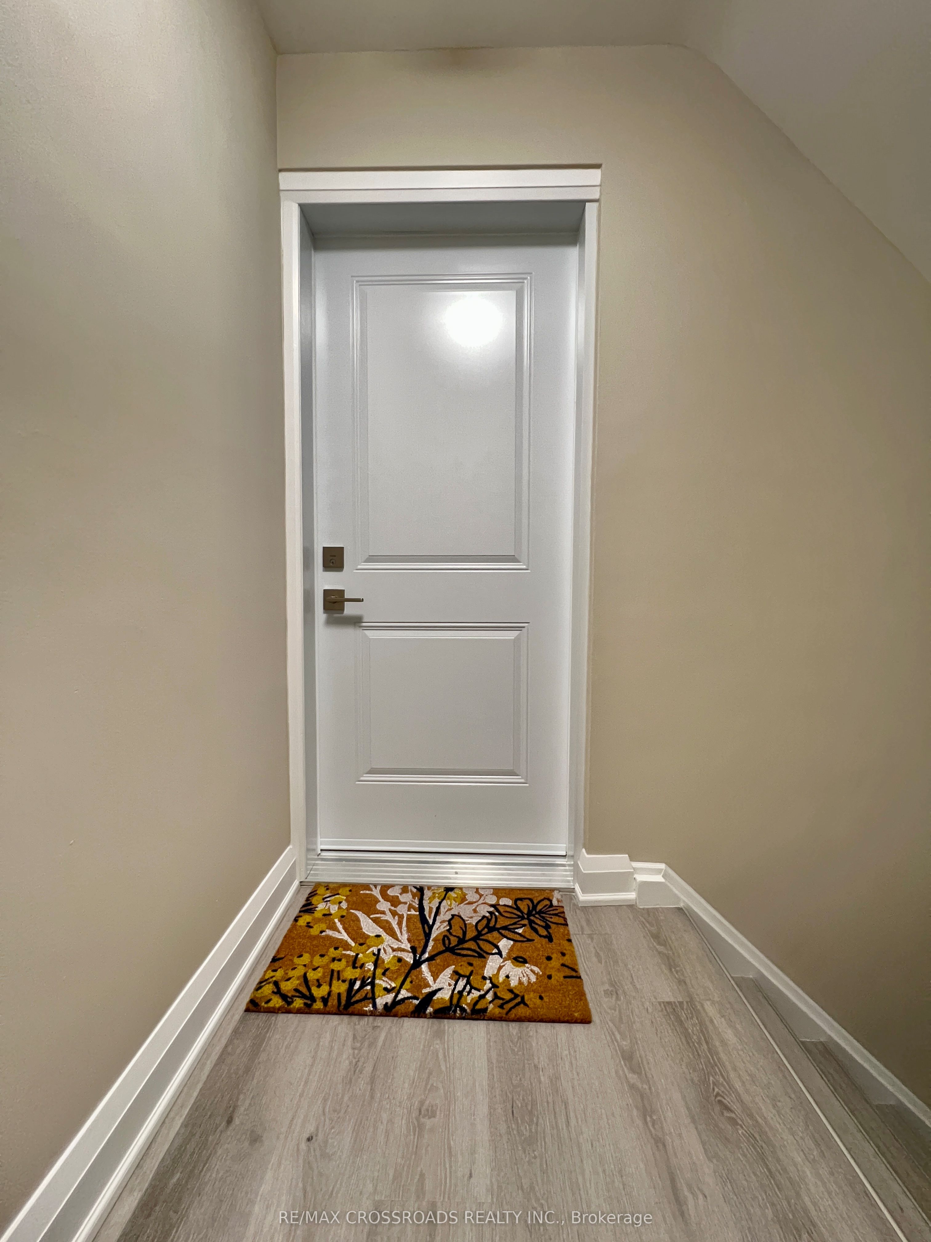 25 Glenside Avenue 2, Toronto, ON M4L 2T6 photo 3