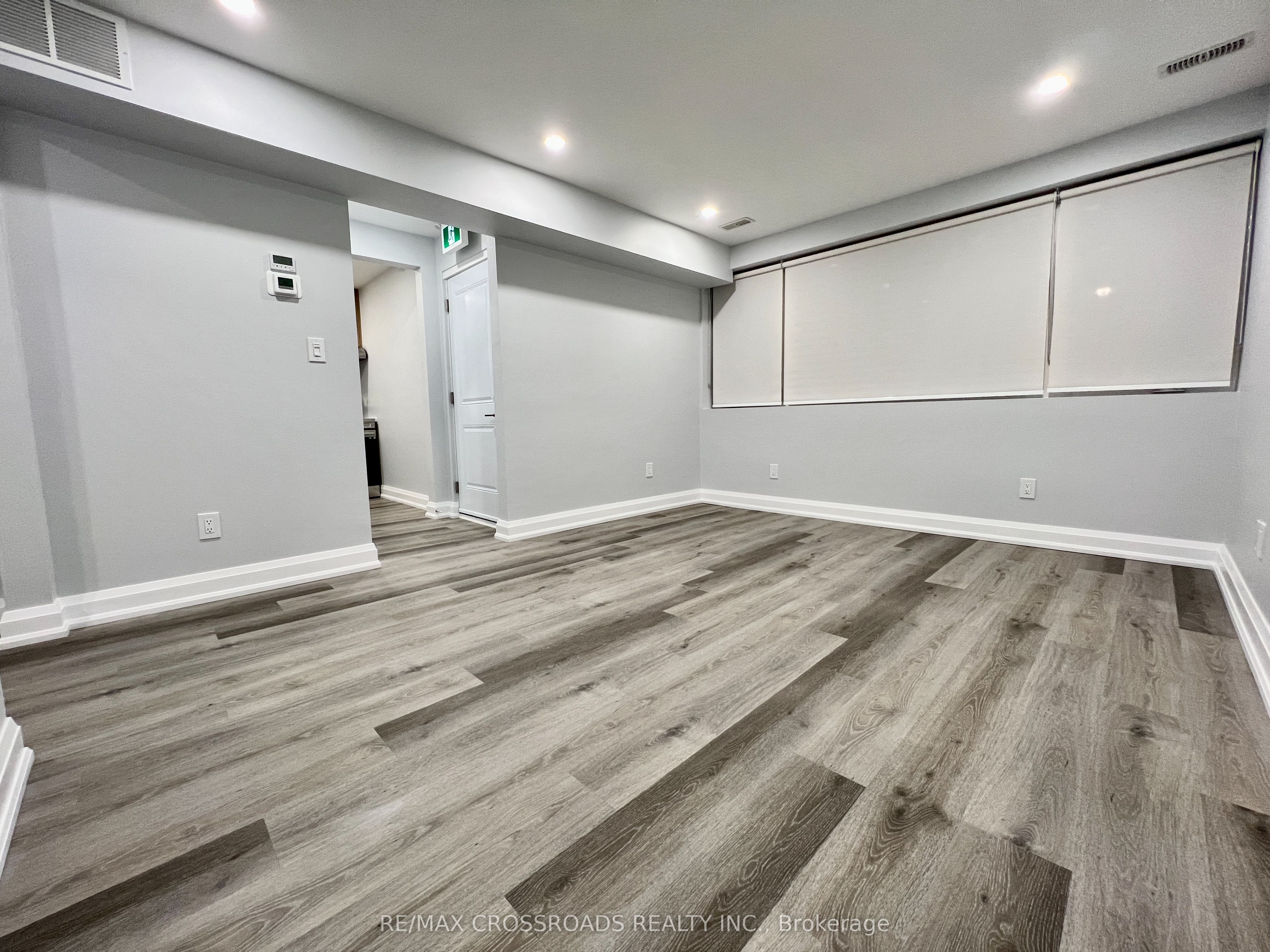 25 Glenside Avenue 2, Toronto, ON M4L 2T6 photo 4