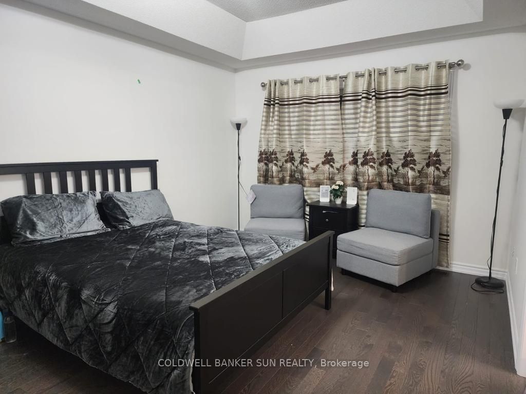 62 Swordfish Drive, Whitby, ON L1P 1Y5 photo 2