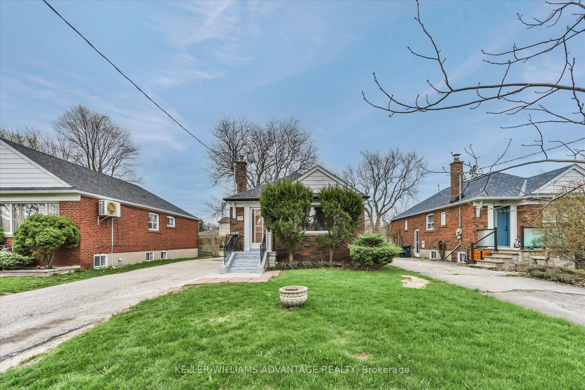 27 Innismore Crescent, Toronto, ON M1R 1C8 photo 2