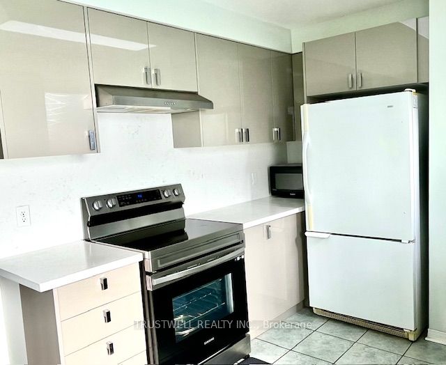 28 Rosebank Drive 1502, Toronto, ON M1B 5Z1 photo 5