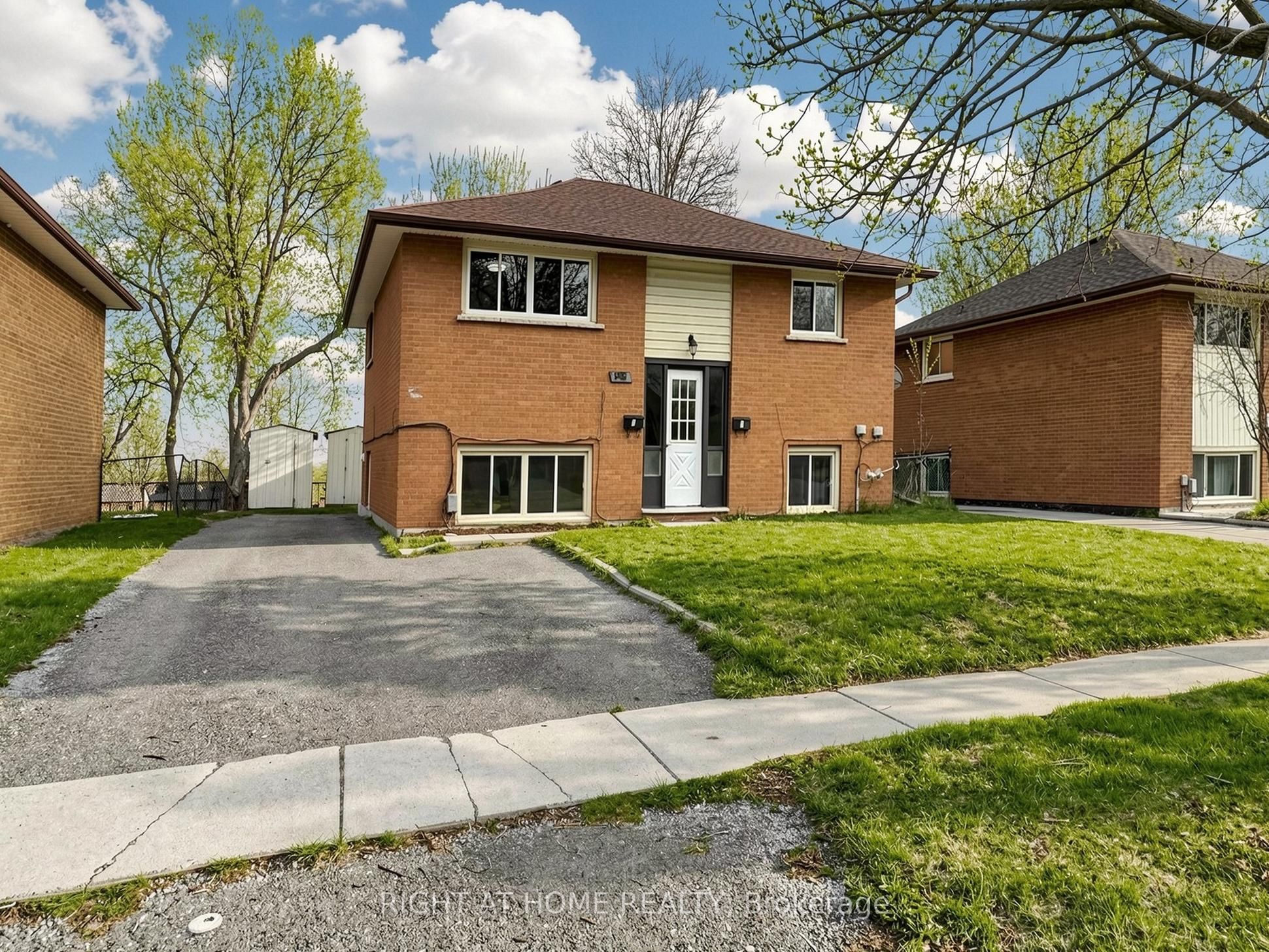 345 Dwight Avenue, Oshawa, ON L1J 1K8 photo 2