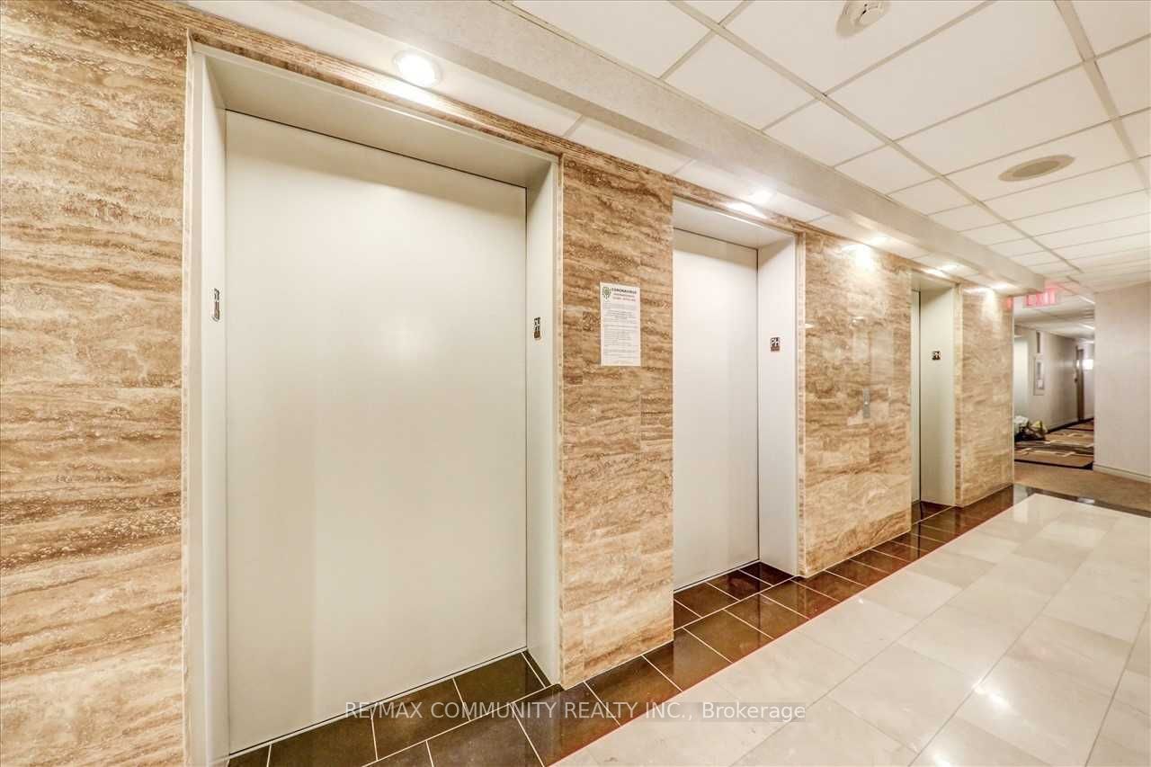 430 Mclevin Avenue Ph11, Toronto, ON M1B 5P1 photo 3