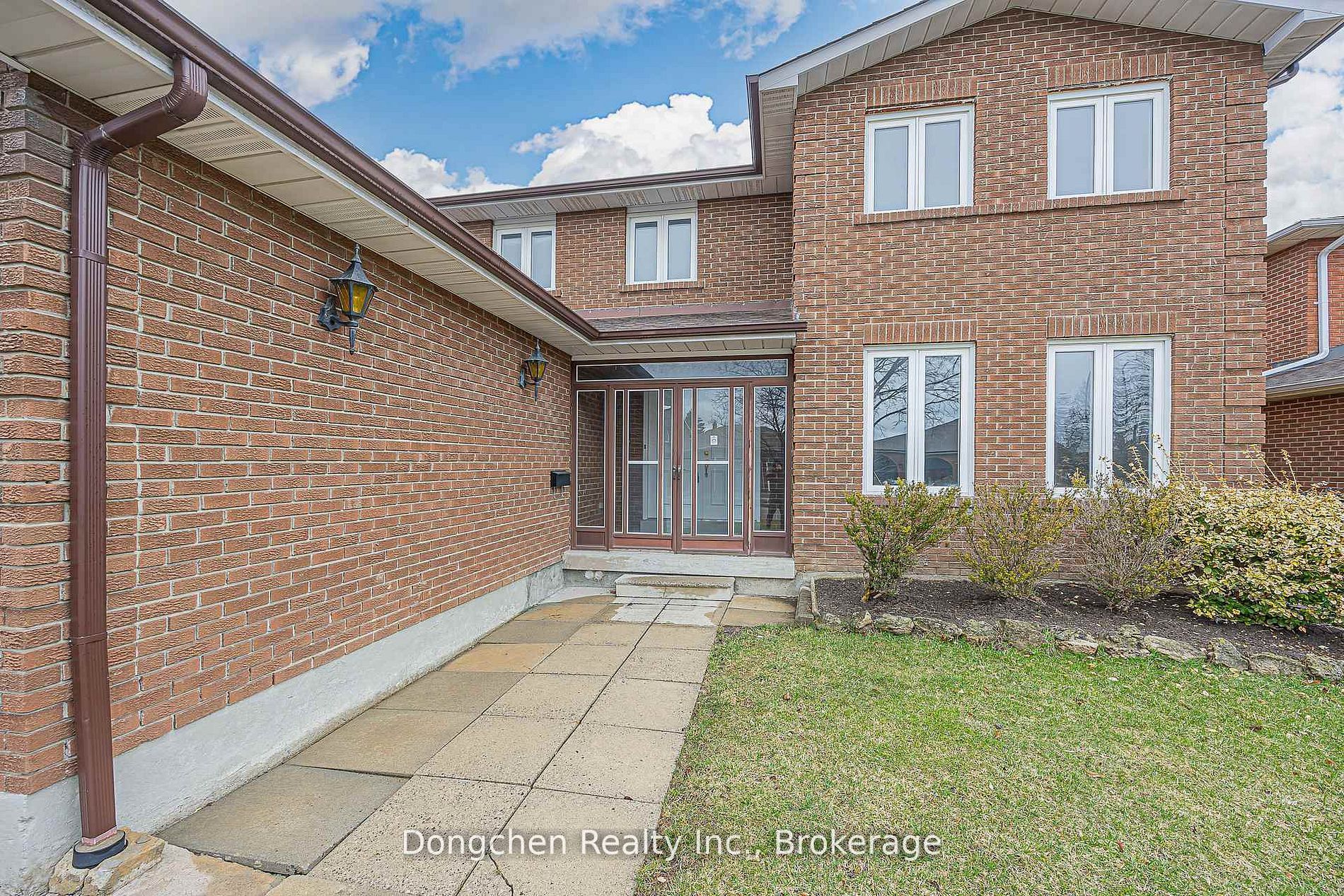 66 Lambeth Square, Toronto, ON M1W 3B4 photo 2