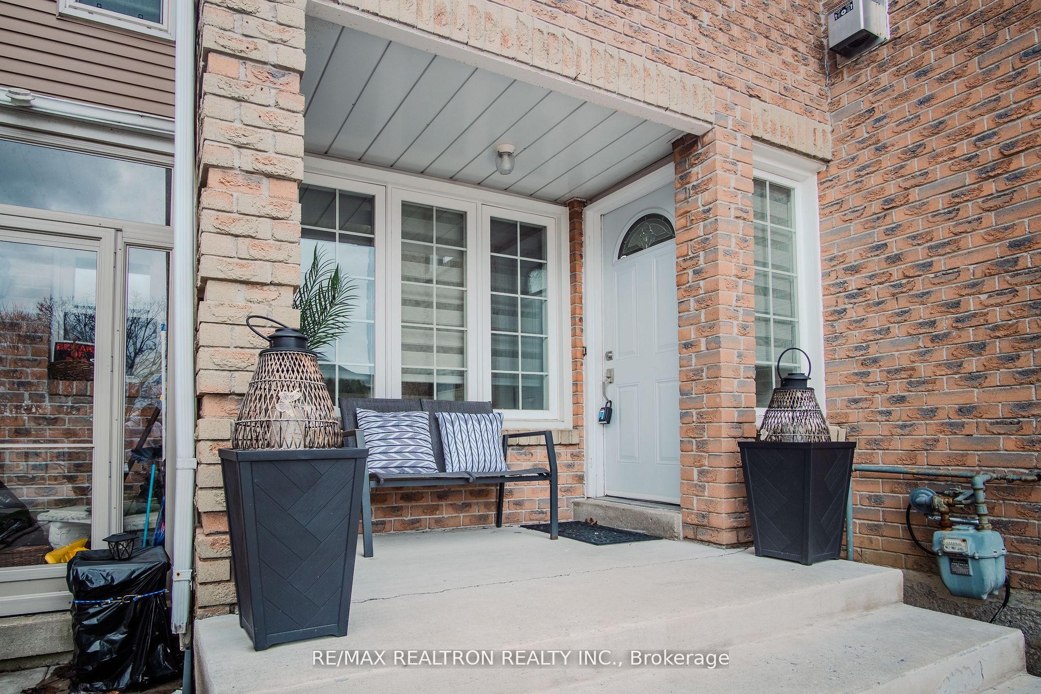 1039 Rowntree Crescent, Pickering, ON L1V 5A9 photo 3