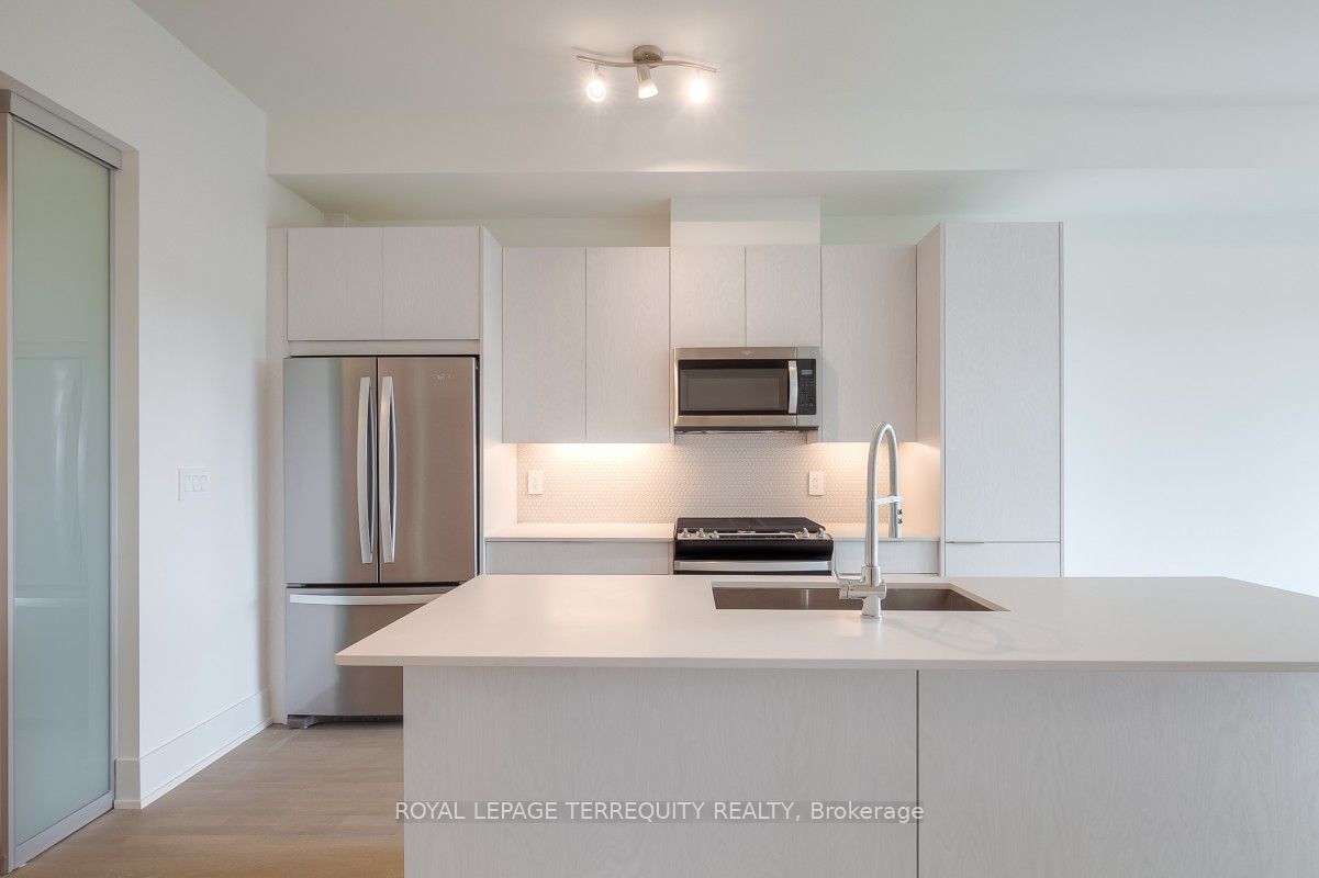 495 Logan Avenue 505, Toronto, ON M4K 0A5 photo 5