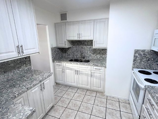 207 Galloway Road 601, Toronto, ON M1E 1X4 photo 4
