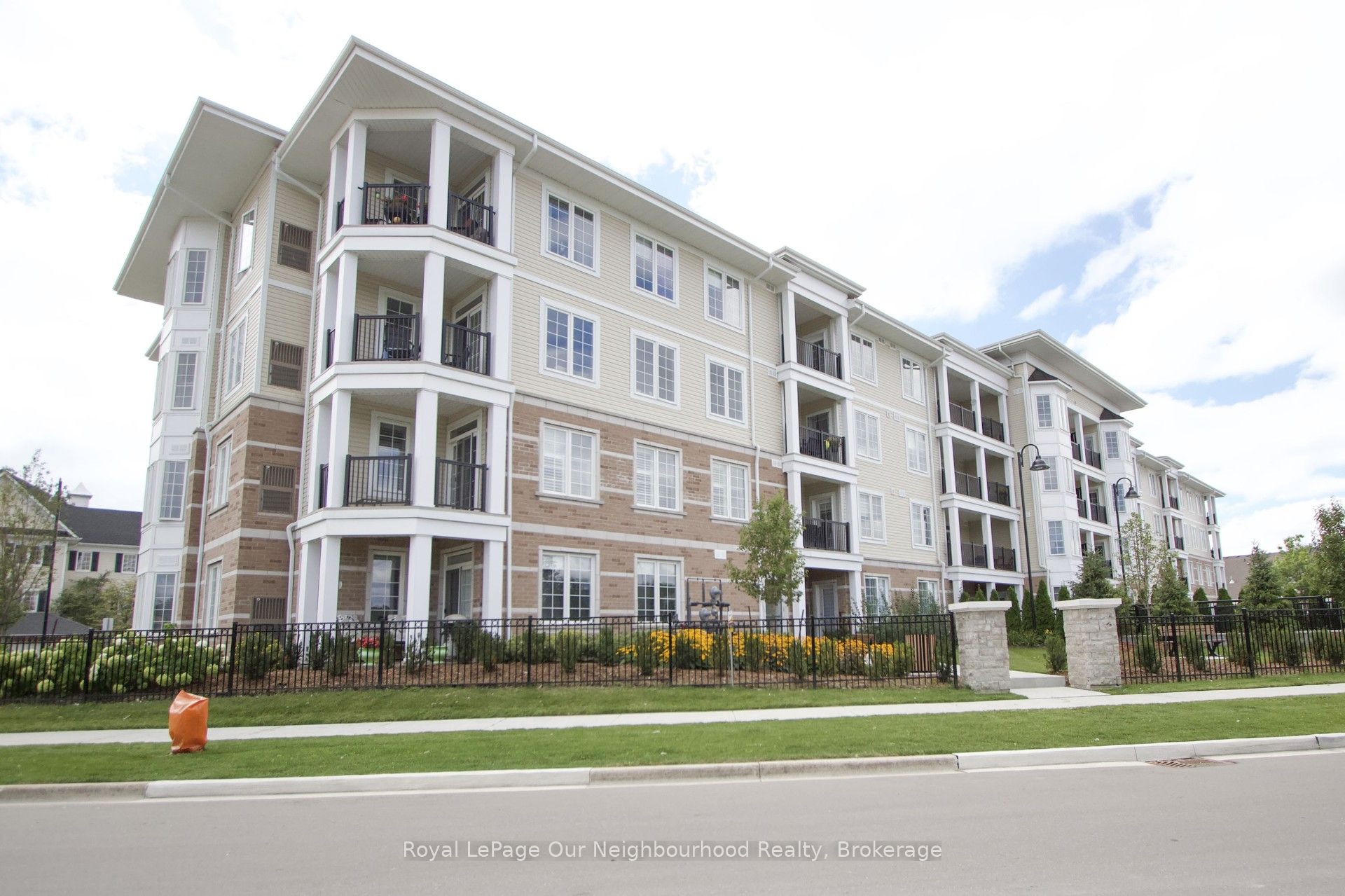 65 Shipway Avenue 210, Clarington, ON L1B 0B7 photo 3