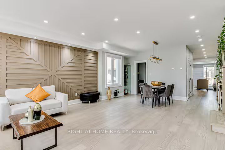 363B PHARMACY AVE Avenue, Toronto, ON M1L 3G4