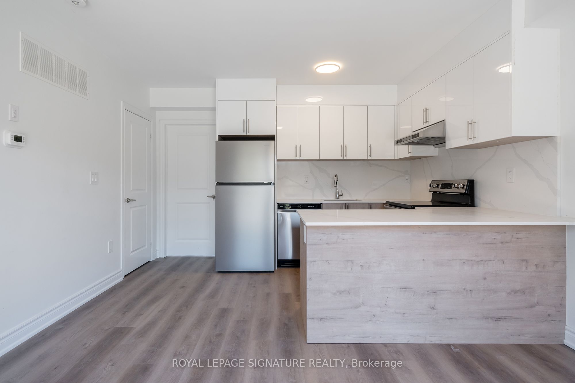 2052 Pharmacy Avenue 3, Toronto, ON M1T 1H8 photo 4