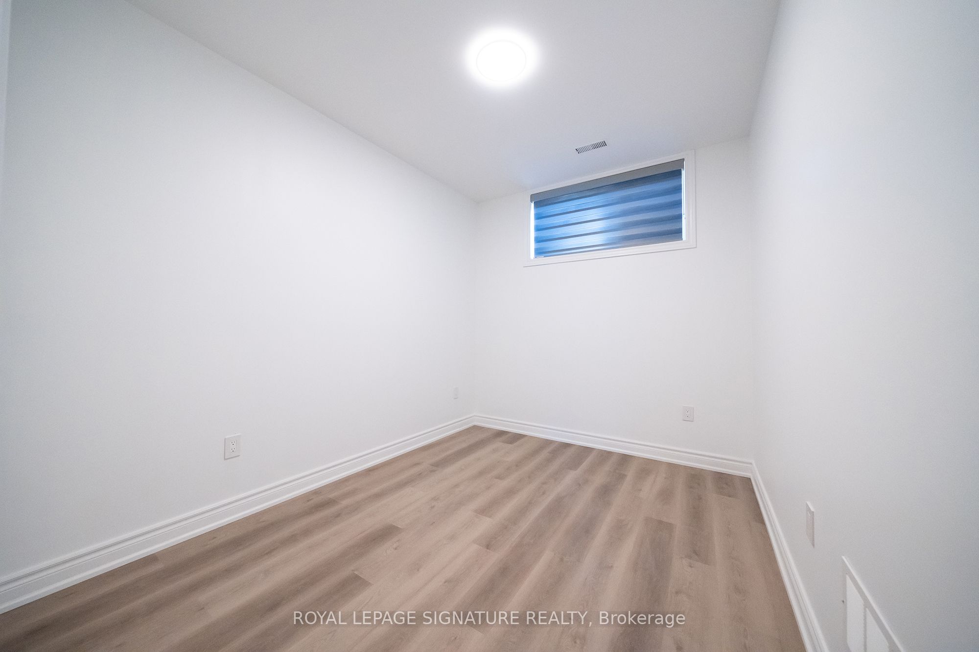 2052 Pharmacy Avenue 1, Toronto, ON M1T 1H8 photo 2