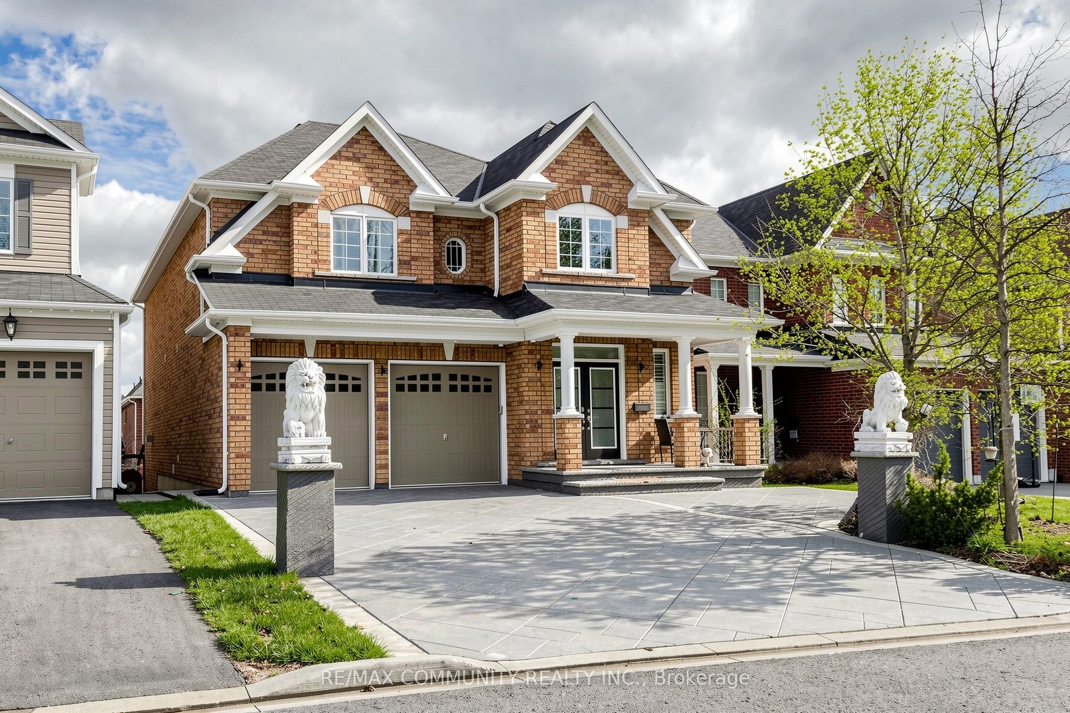 2021 Kurelo Drive, Oshawa, ON L1K 0W7 photo 2