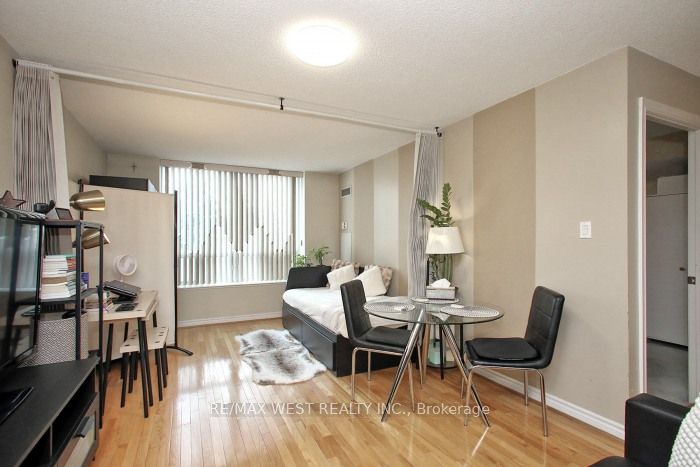 125 Omni Drive W 339, Toronto, ON M1P 5A9 photo 3