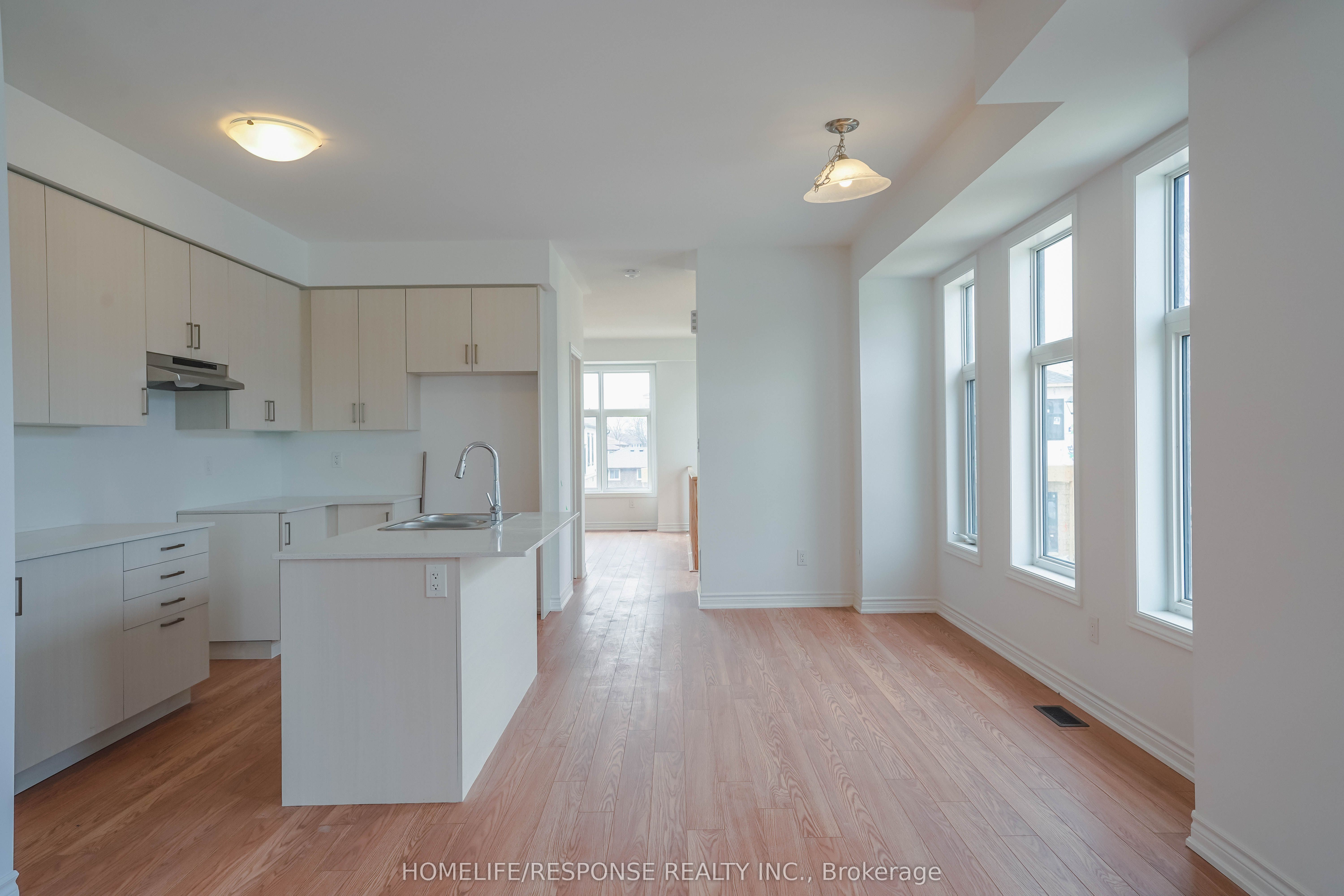 331 Okanagan Path S, Oshawa, ON L1H 6T9 photo 3