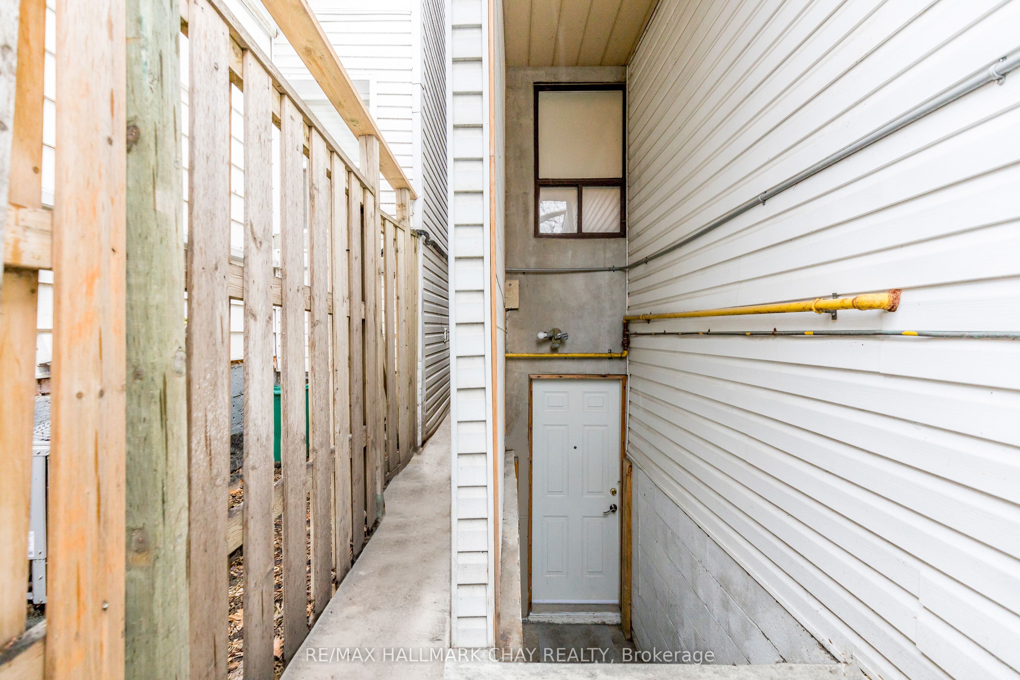 80 Rushbrooke Avenue Lower, Toronto, ON M4M 3A9 photo 2