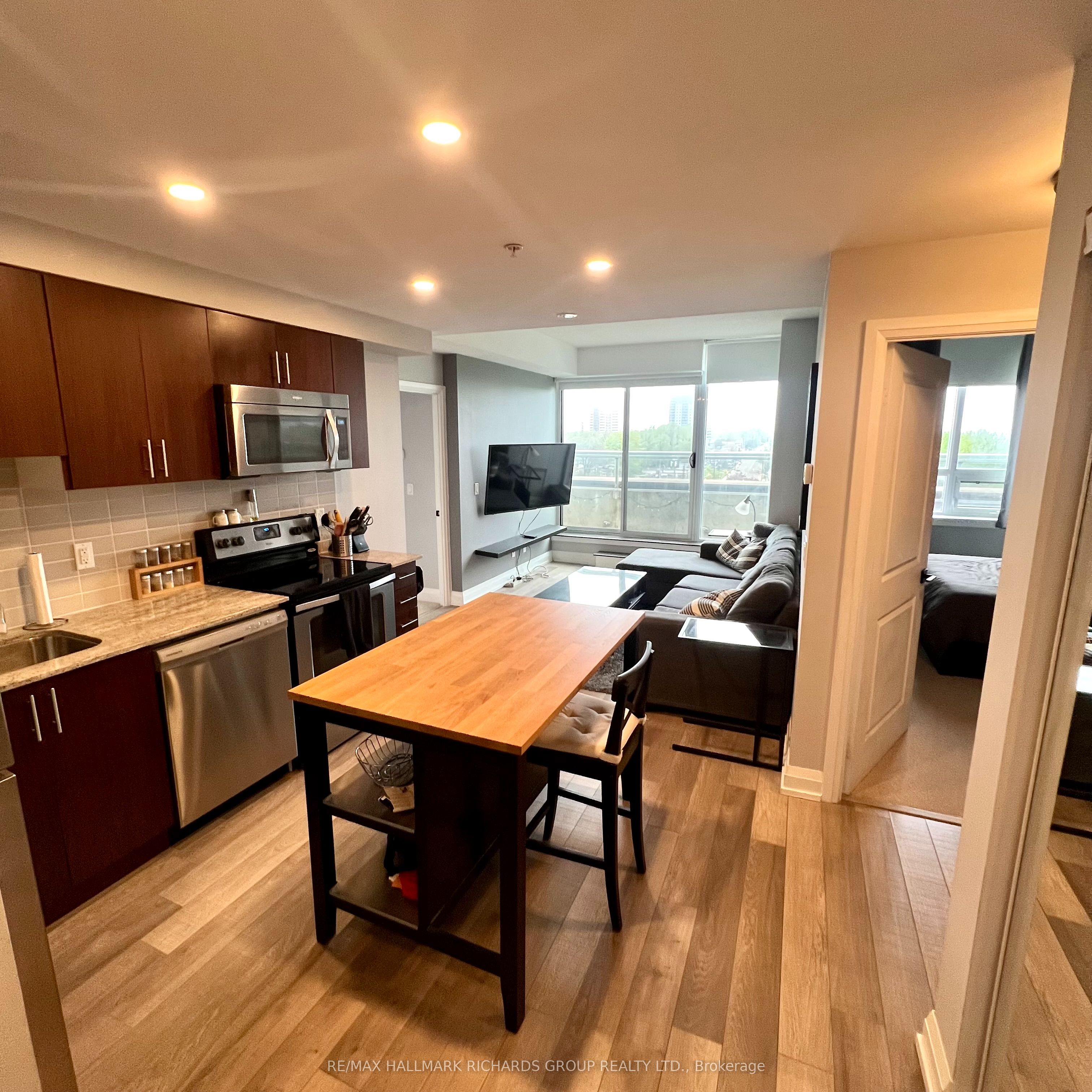3520 Danforth Avenue PH8, Toronto, ON M1L 1E5 photo 2