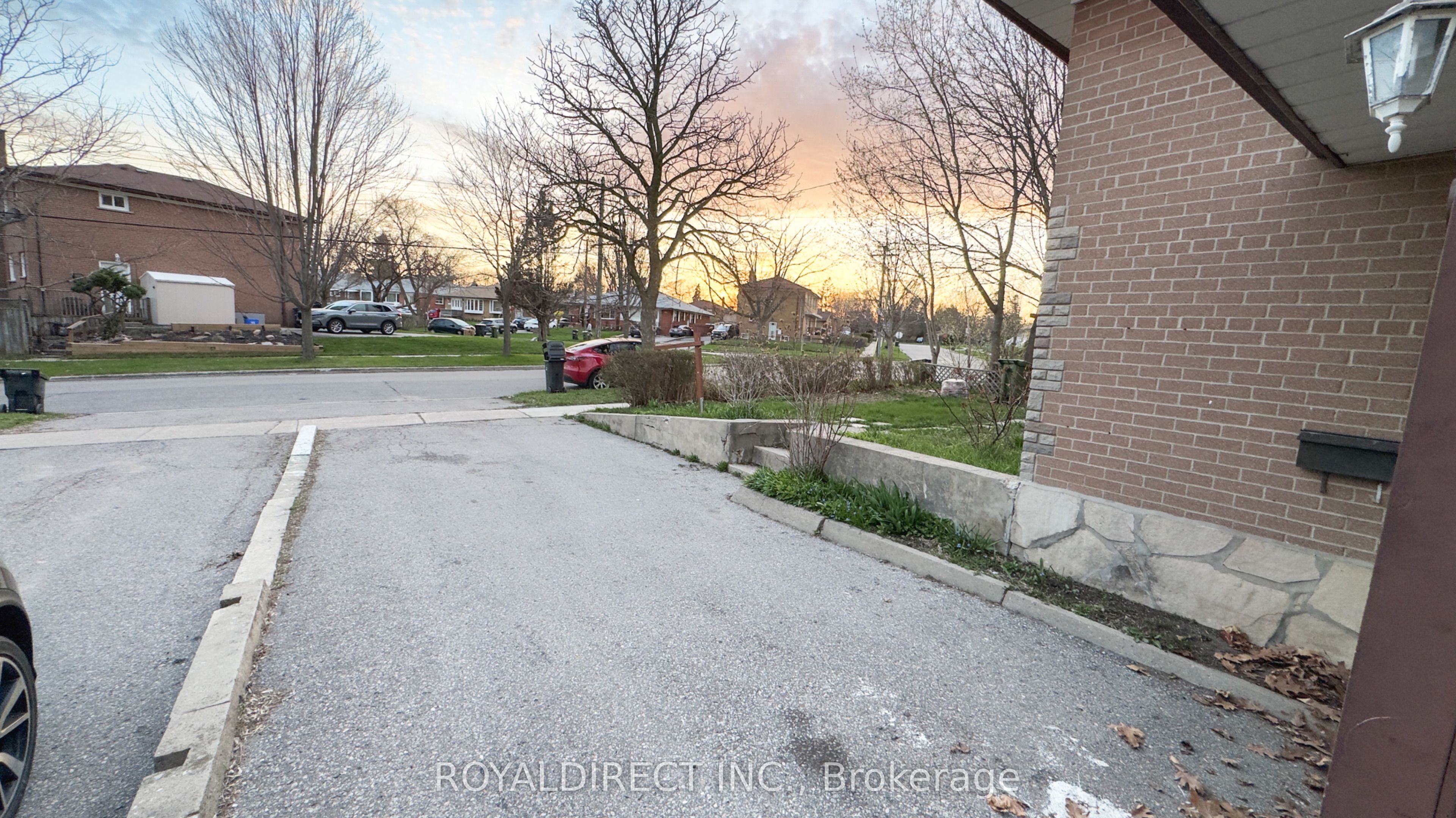 65 Sharbot Avenue, Toronto, ON M1H 1Z2 photo 3