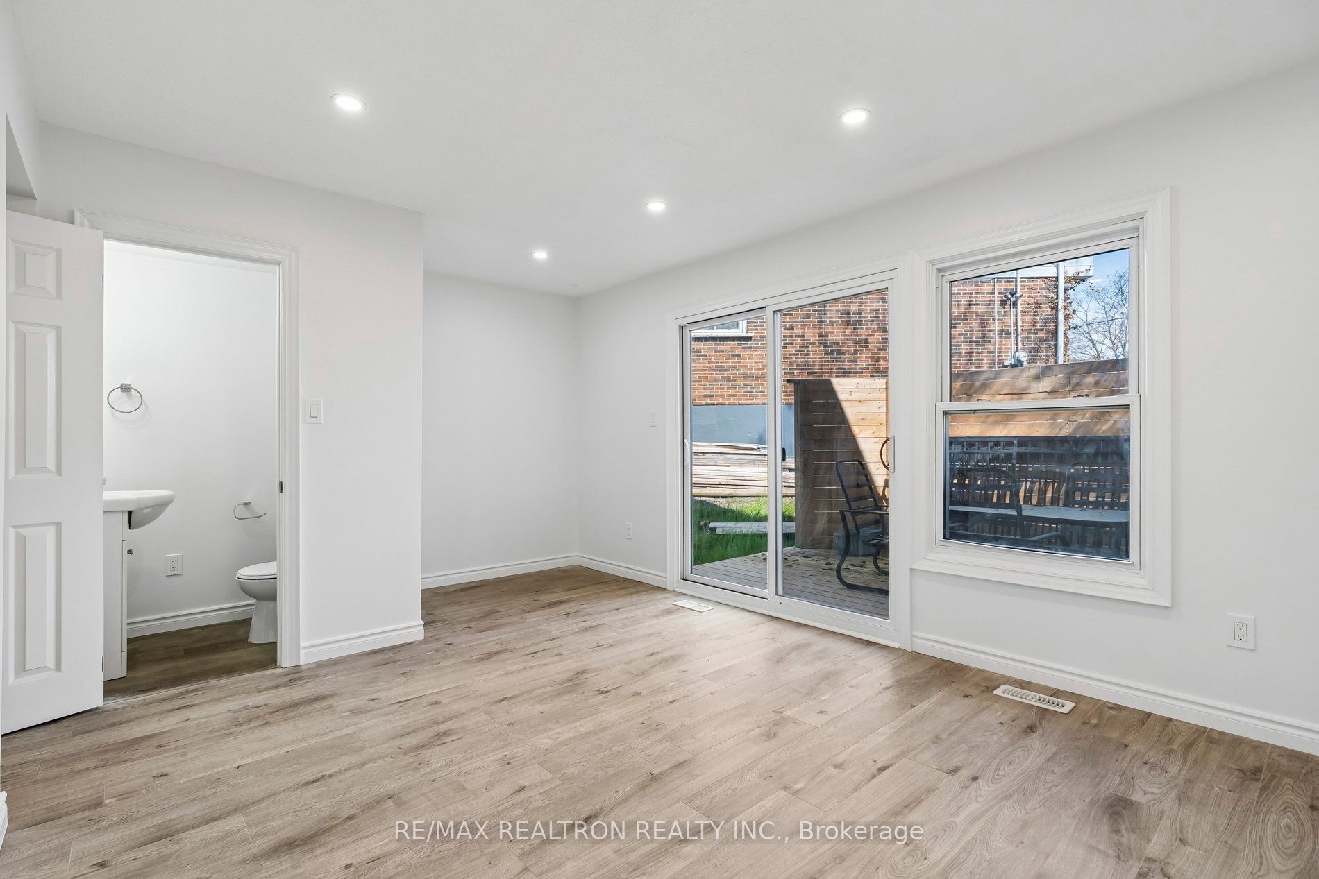 342 Fernwood Avenue, Oshawa, ON L1G 2H7 photo 4