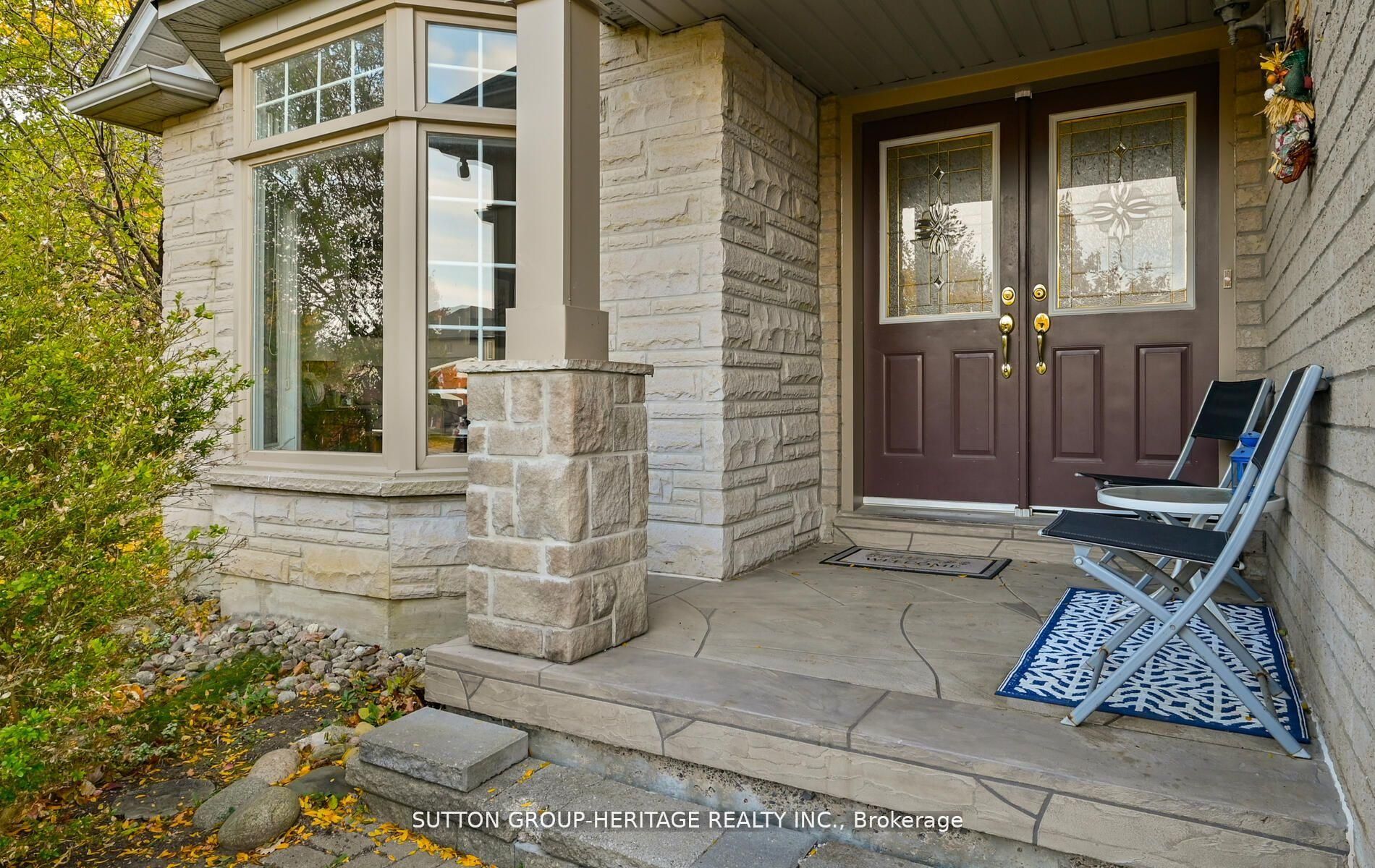 2330 Southcott Road, Pickering, ON L1X 2S9 photo 3