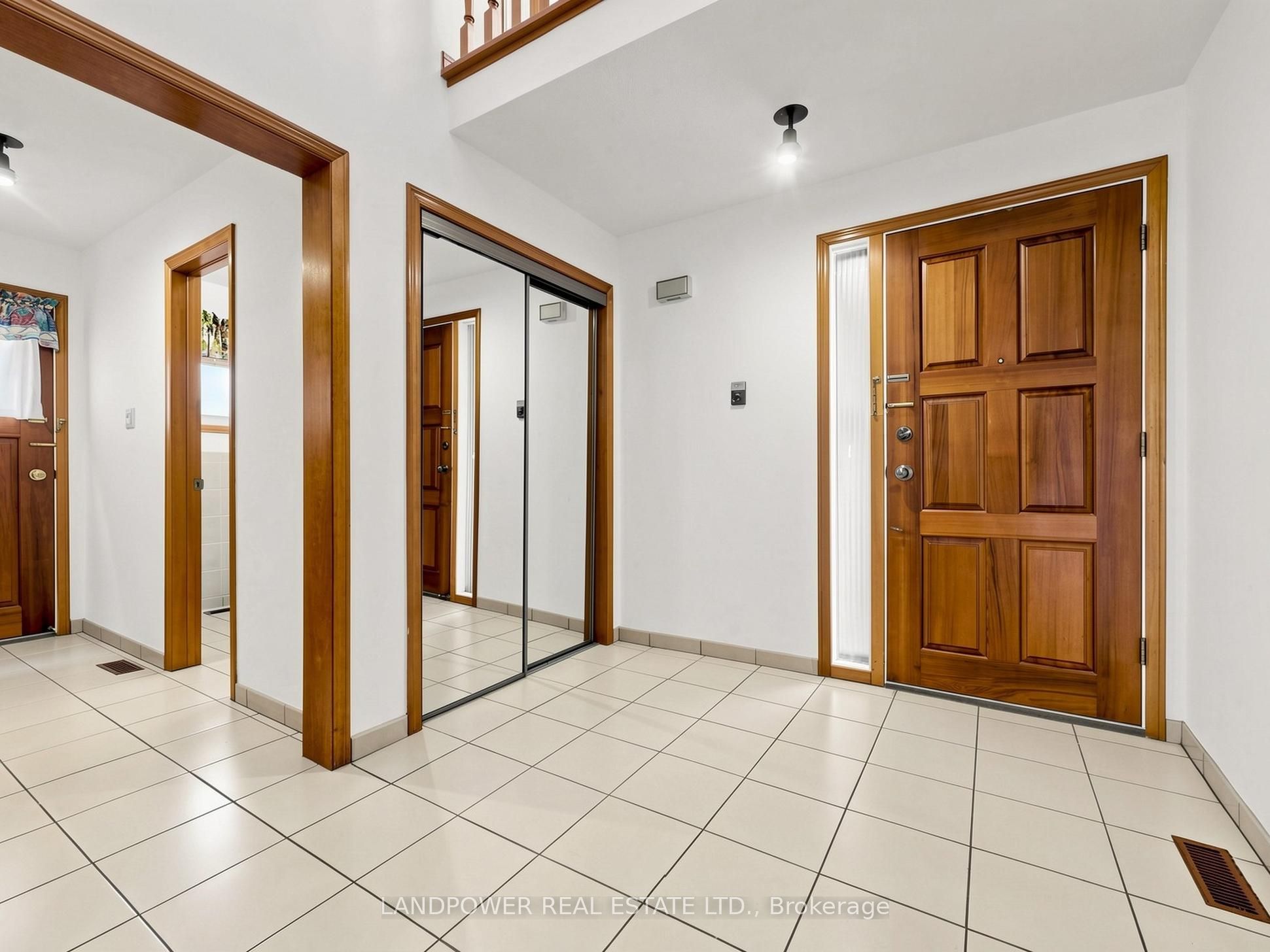 15 Coverdale Crescent, Toronto, ON M1V 2S6 photo 2