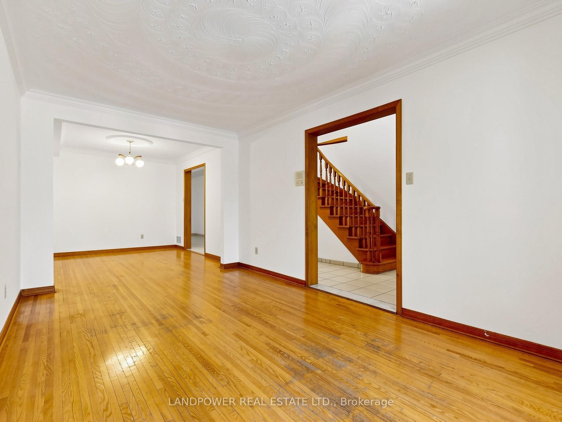 15 Coverdale Crescent, Toronto, ON M1V 2S6 photo 4