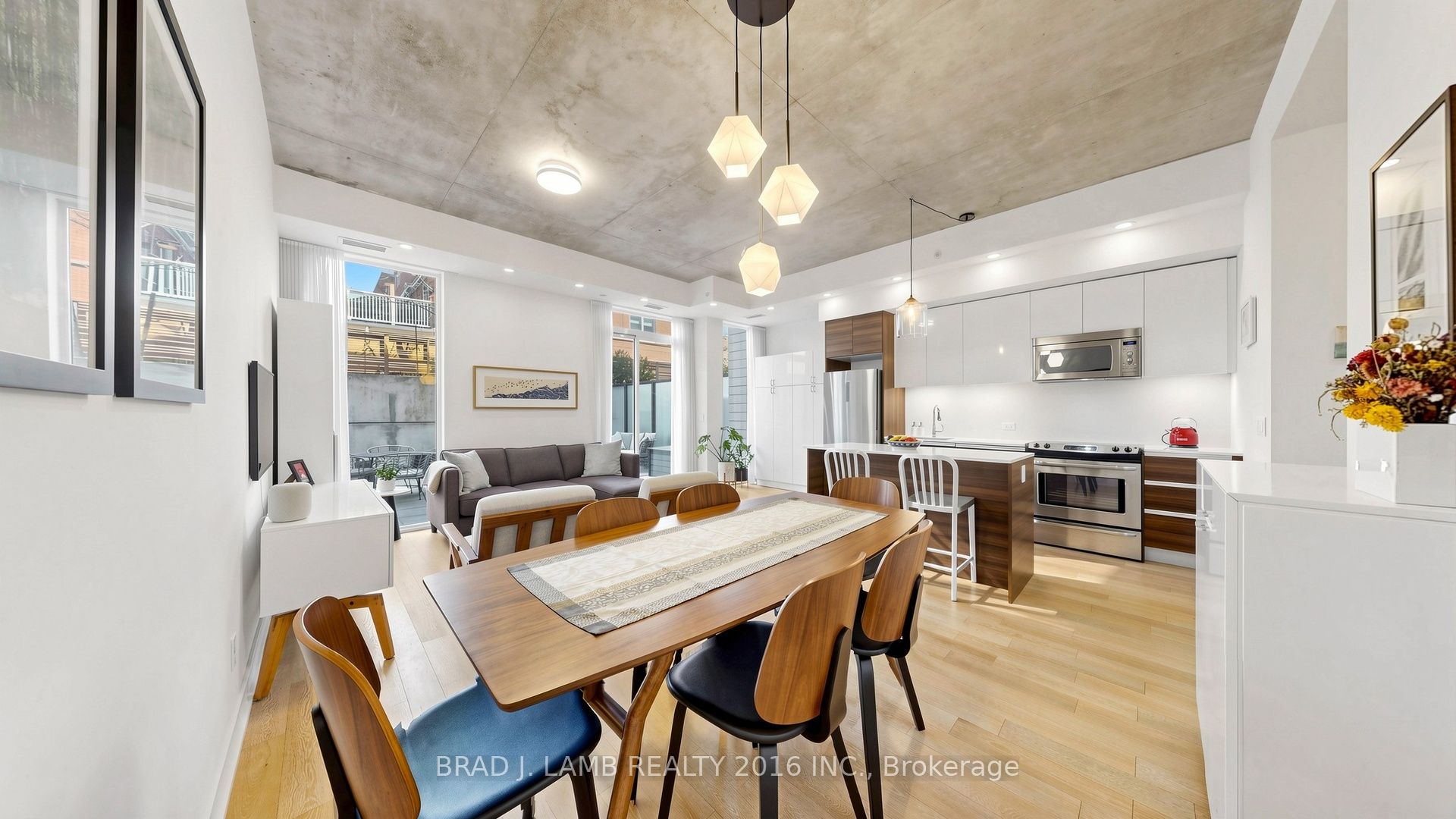 1238 Dundas Street E TH102, Toronto, ON M4M 2T8