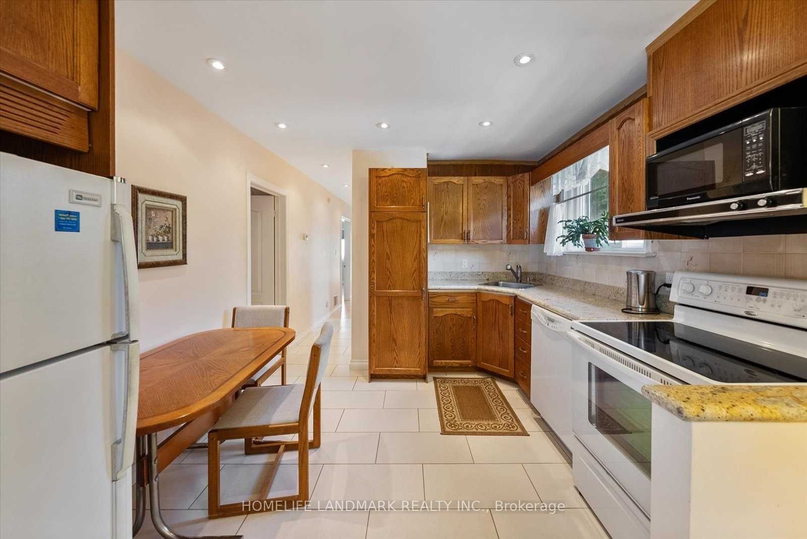 19 Winter Avenue (Full House), Toronto, ON M1K 4L6 photo 3