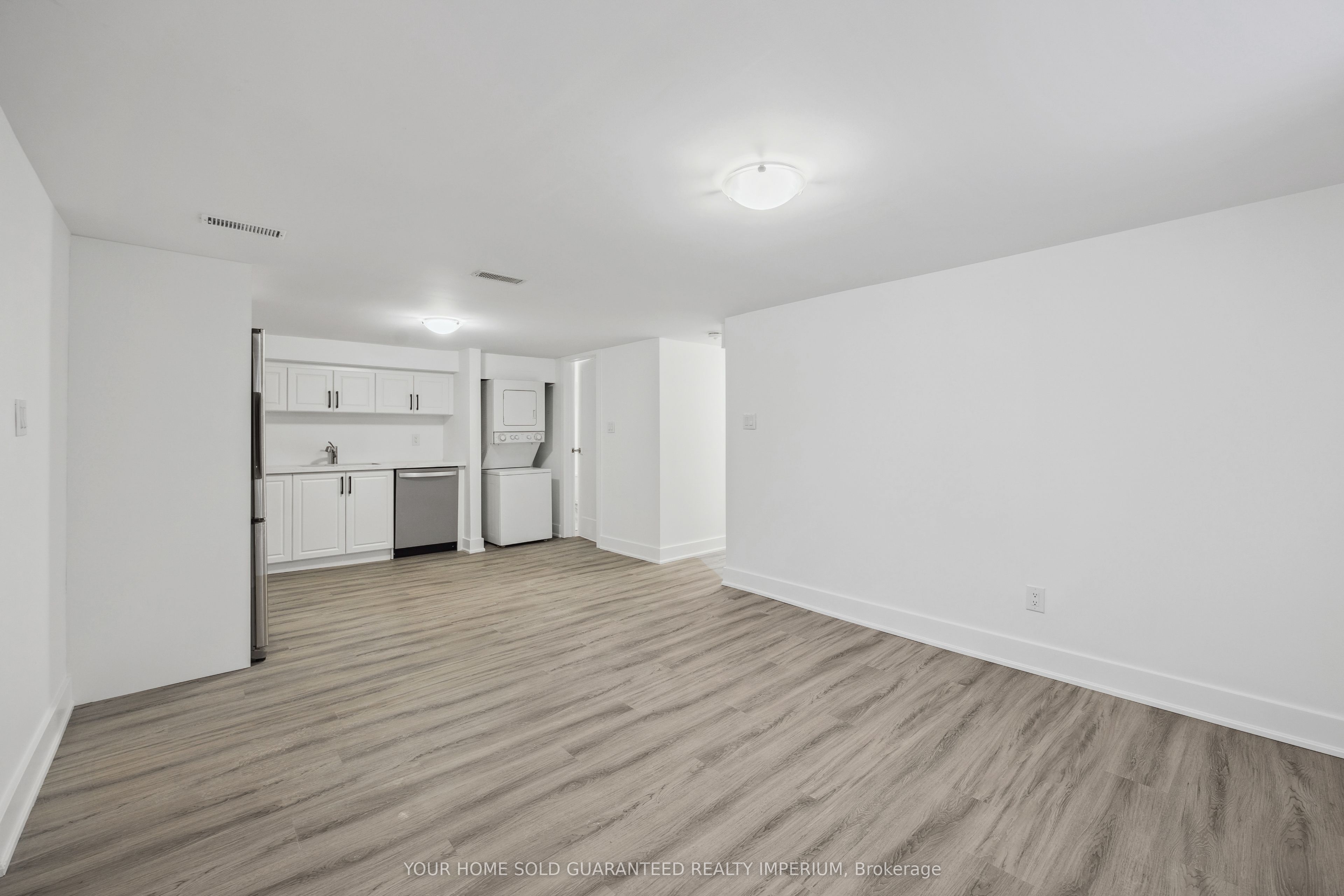 84 Taunton Road W 3, Oshawa, ON L1G 3T2 photo 2