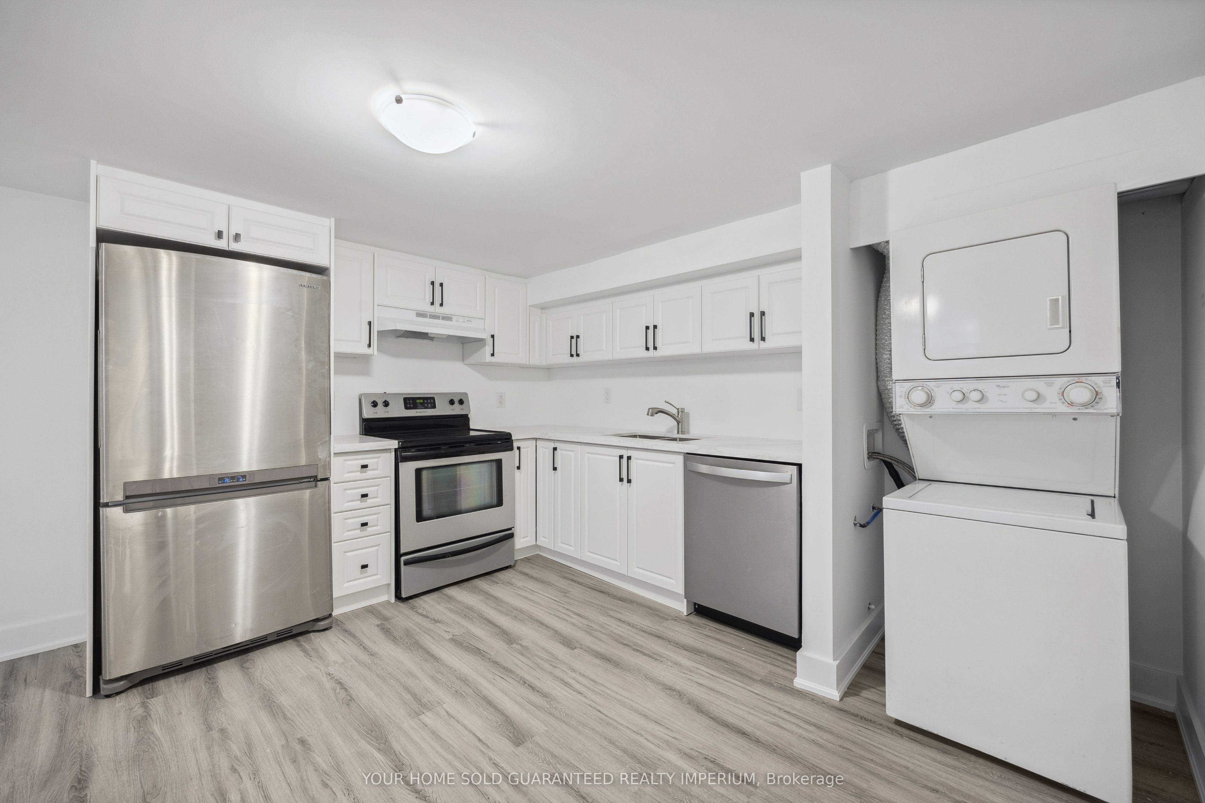 84 Taunton Road W 3, Oshawa, ON L1G 3T2 photo 3