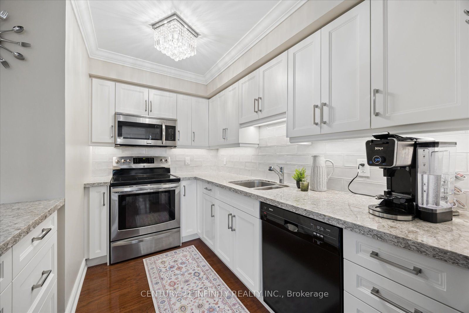 50 Richmond Street E 635, Oshawa, ON L1G 7C7 photo 3
