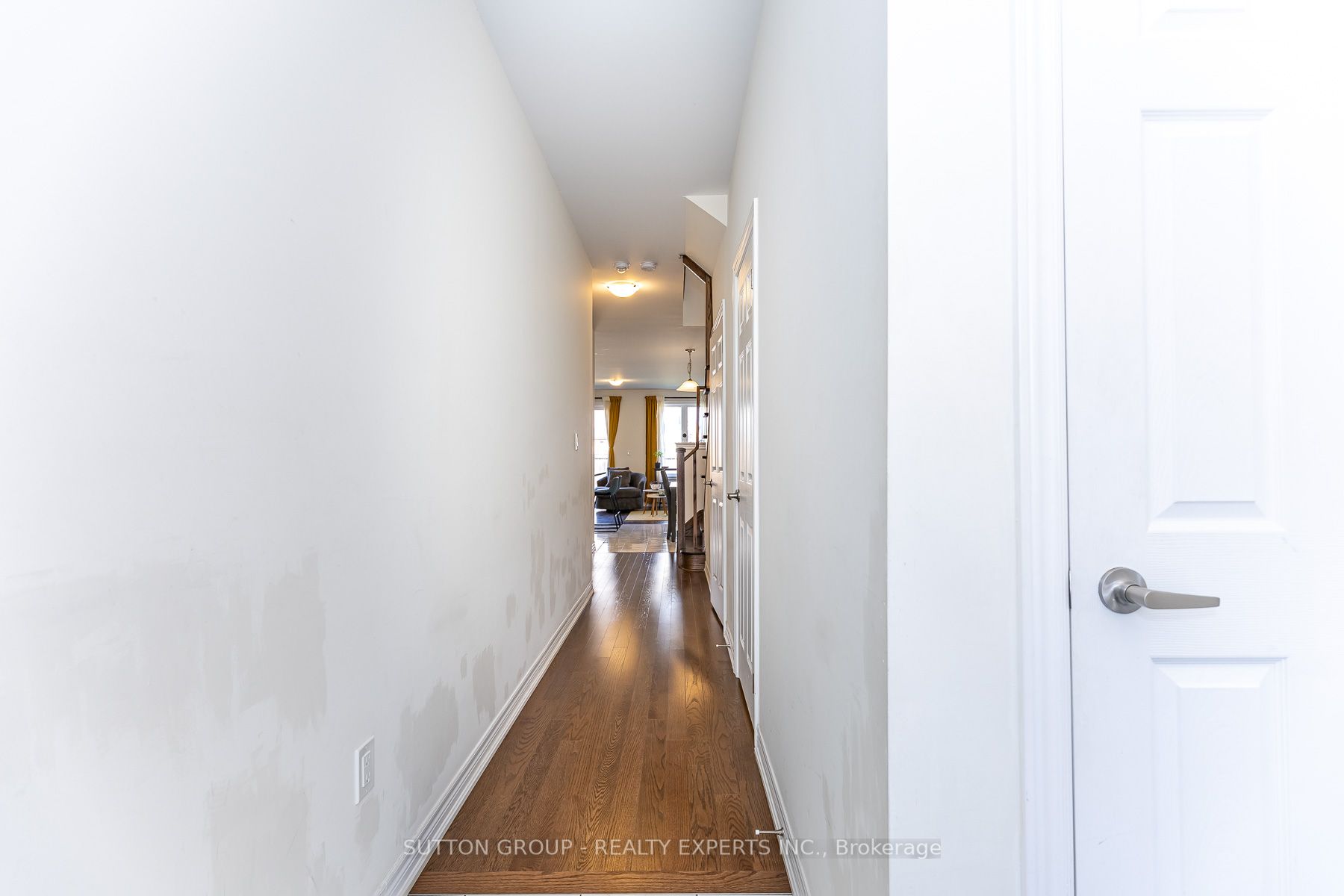 130 Ice Palace Crescent, Oshawa, ON L1H 7K4 photo 4