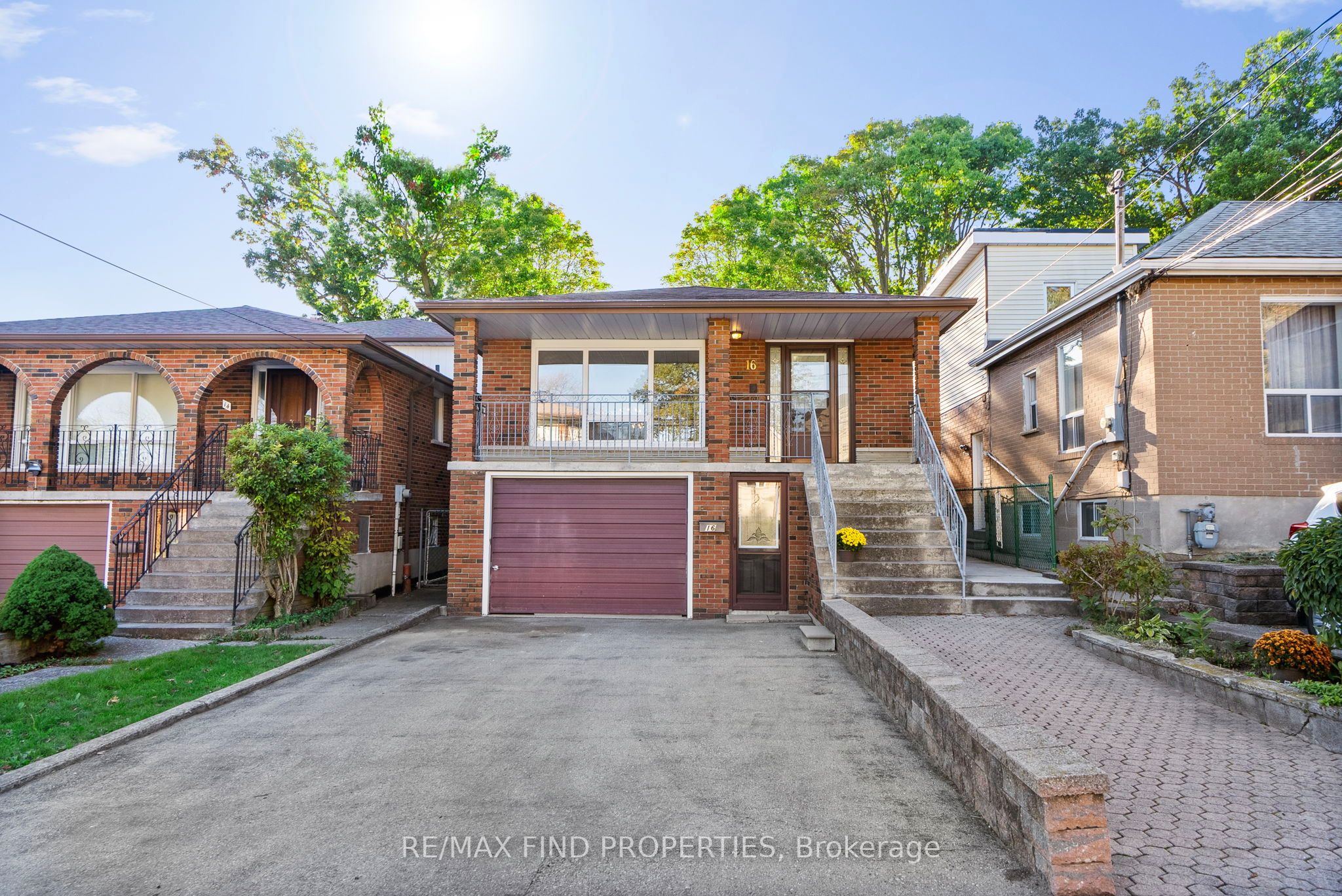 16 Mcdonald Avenue, Toronto, ON M1L 3Y8