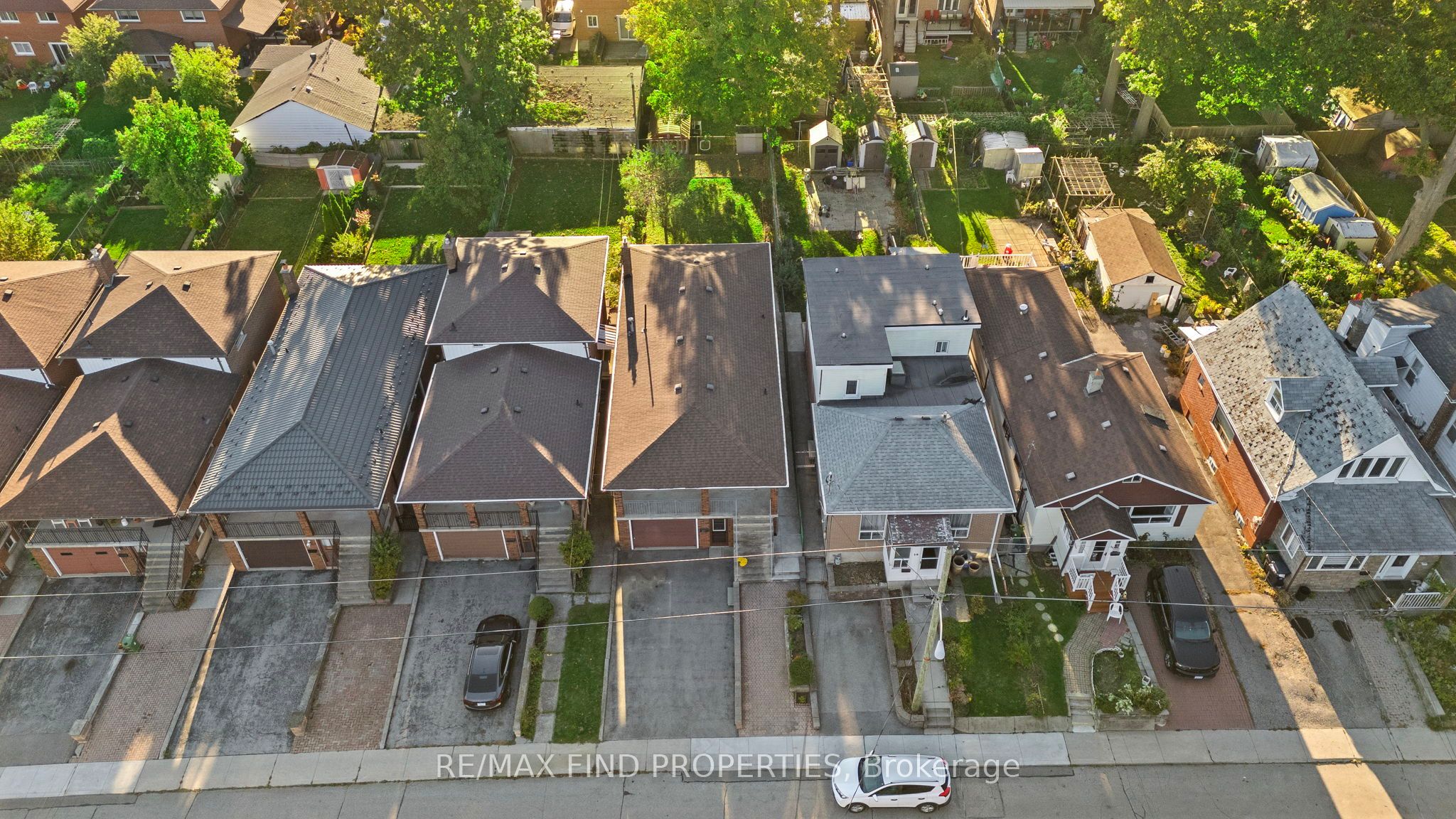 16 Mcdonald Avenue, Toronto, ON M1L 3Y8 photo 2