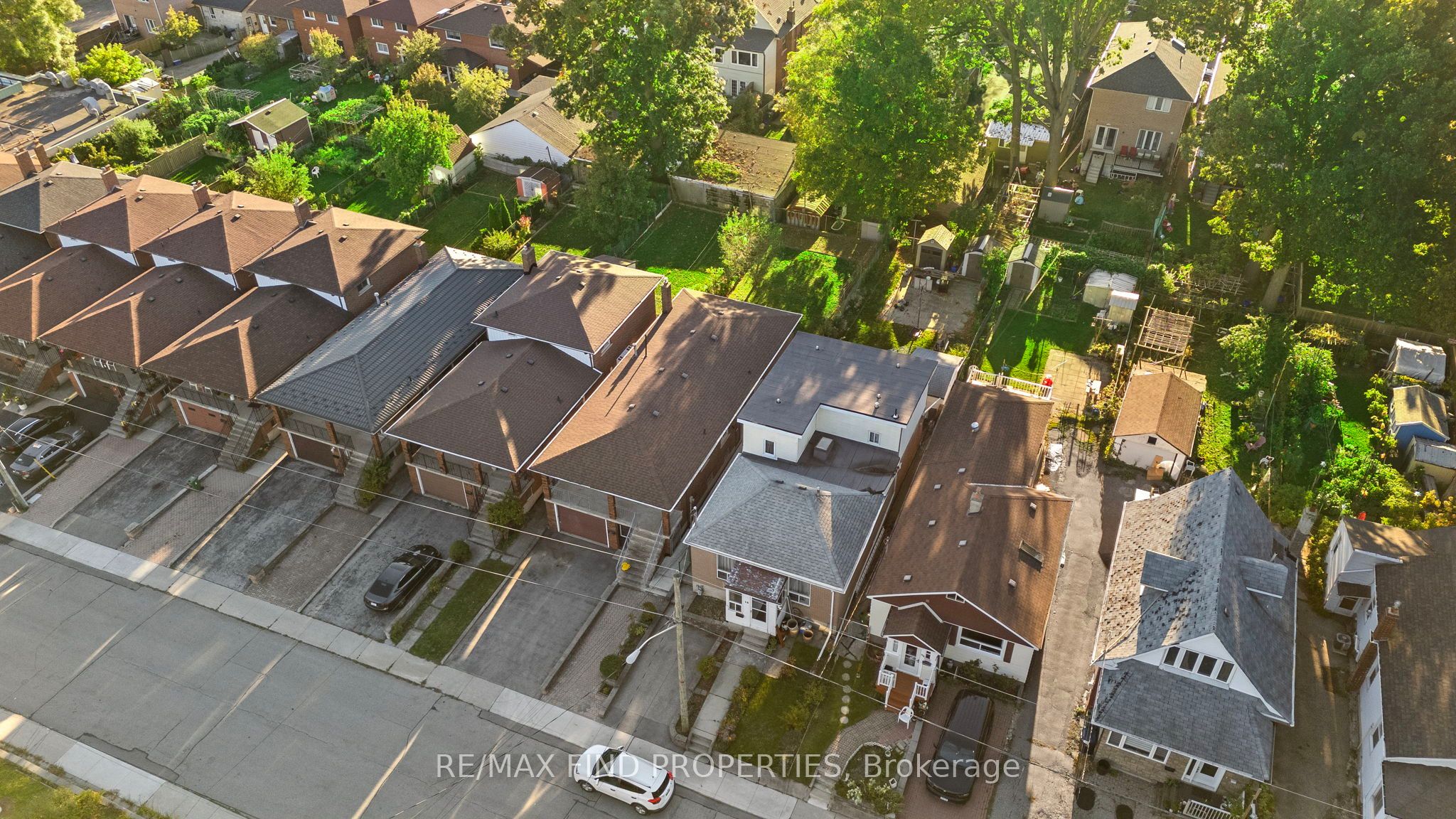16 Mcdonald Avenue, Toronto, ON M1L 3Y8 photo 3