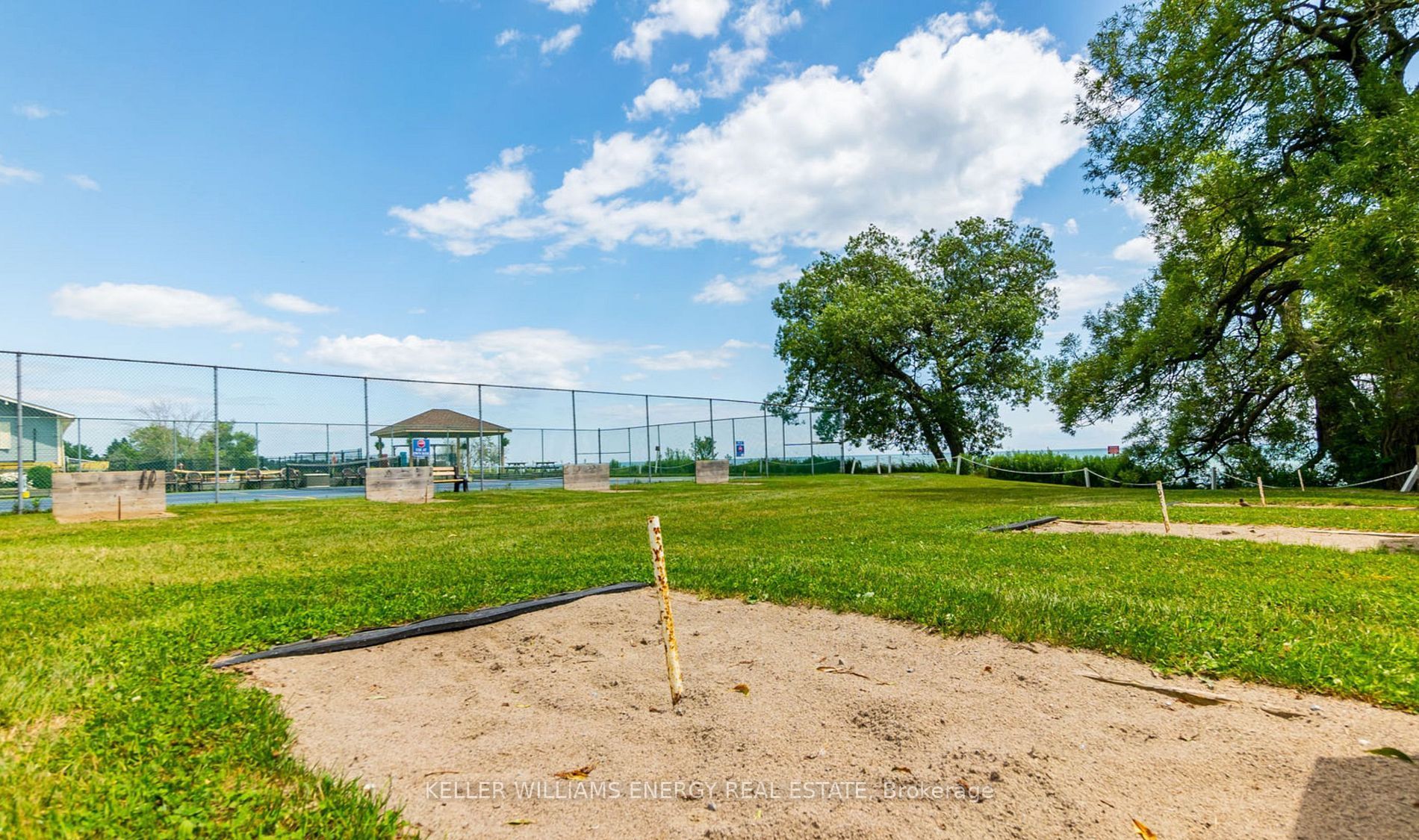 79 Fairway Drive, Clarington, ON L1B 1B1 photo 2