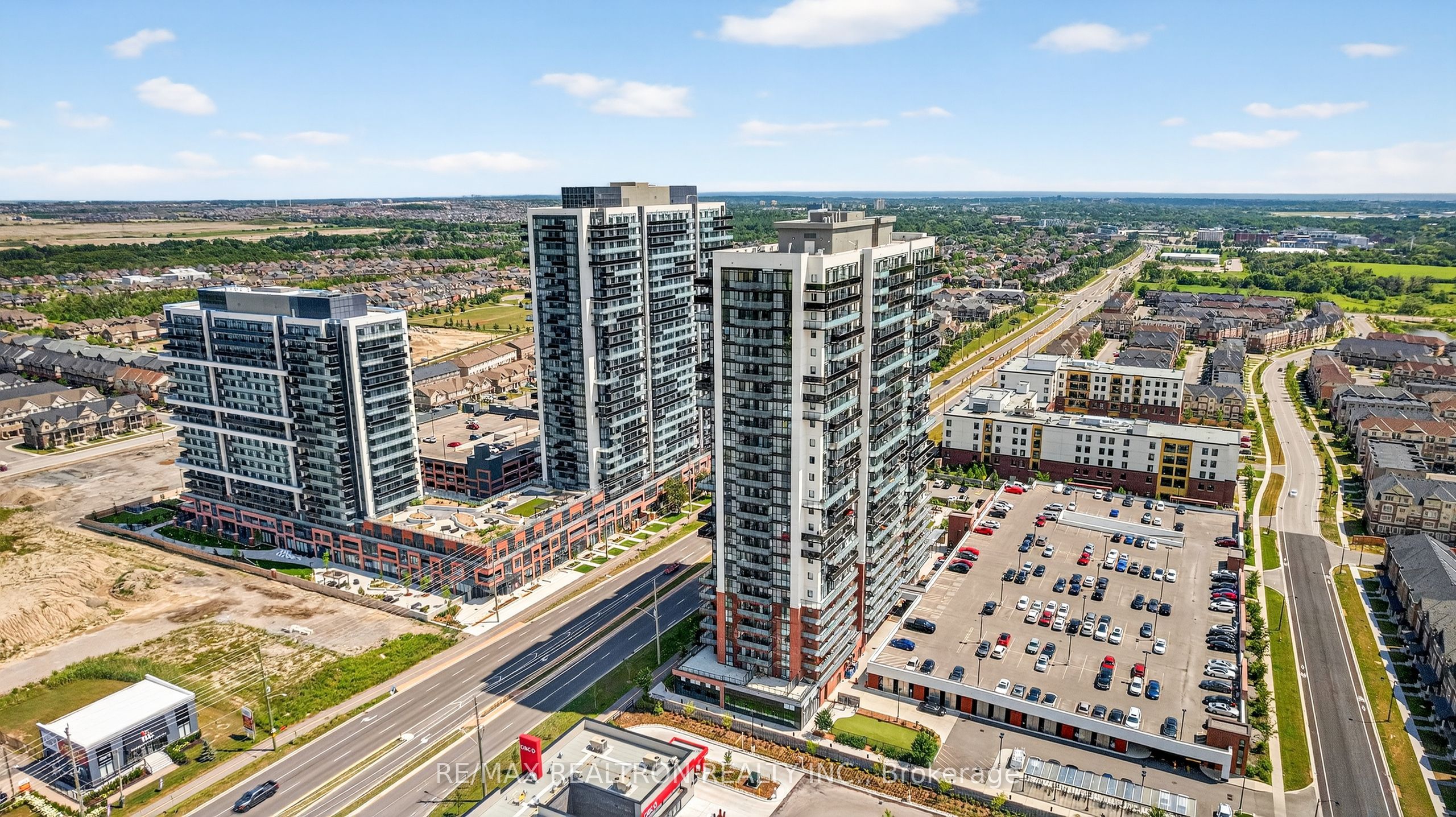 2550 Simcoe Street N 1212, Oshawa, ON L1L 0R5 photo 4