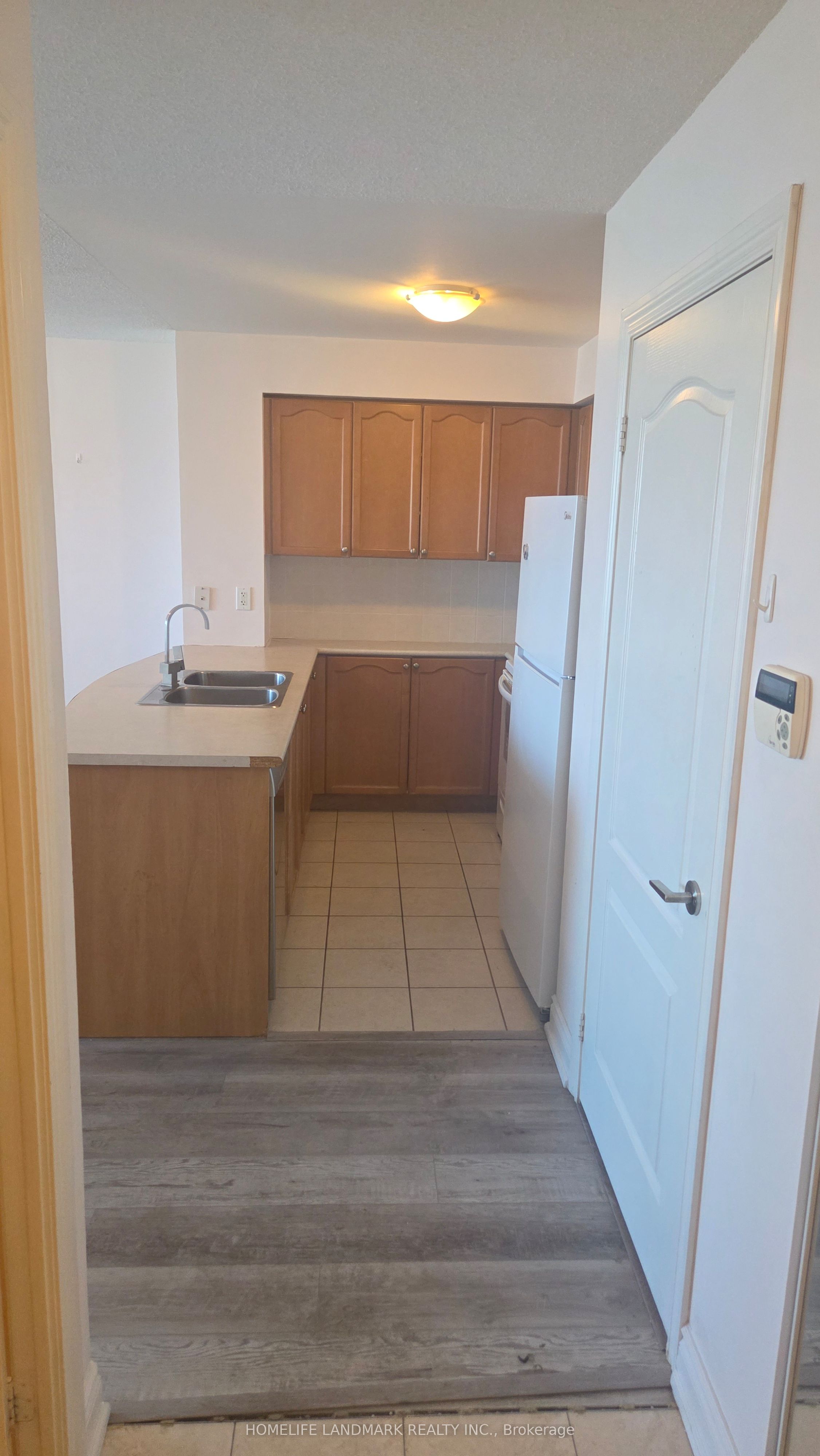 50 Brian Harrison Way 3106, Toronto, ON M1P 5J4 photo 2