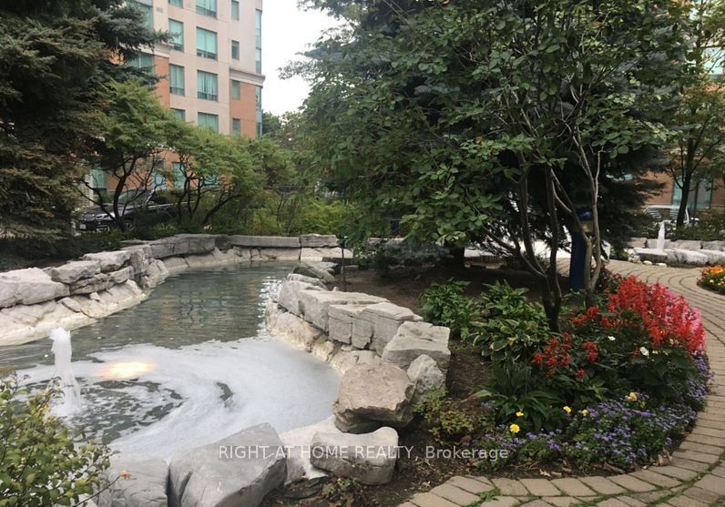 125 Omni Drive 2133, Toronto, ON M1P 5A9 photo 4