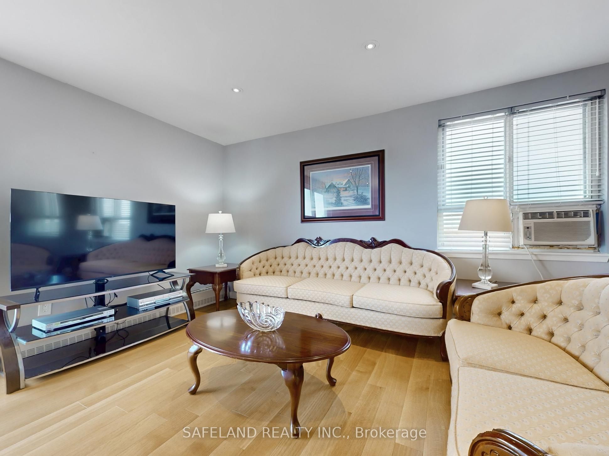 1101 Pharmacy Avenue 505, Toronto, ON M1R 2H2 photo 3