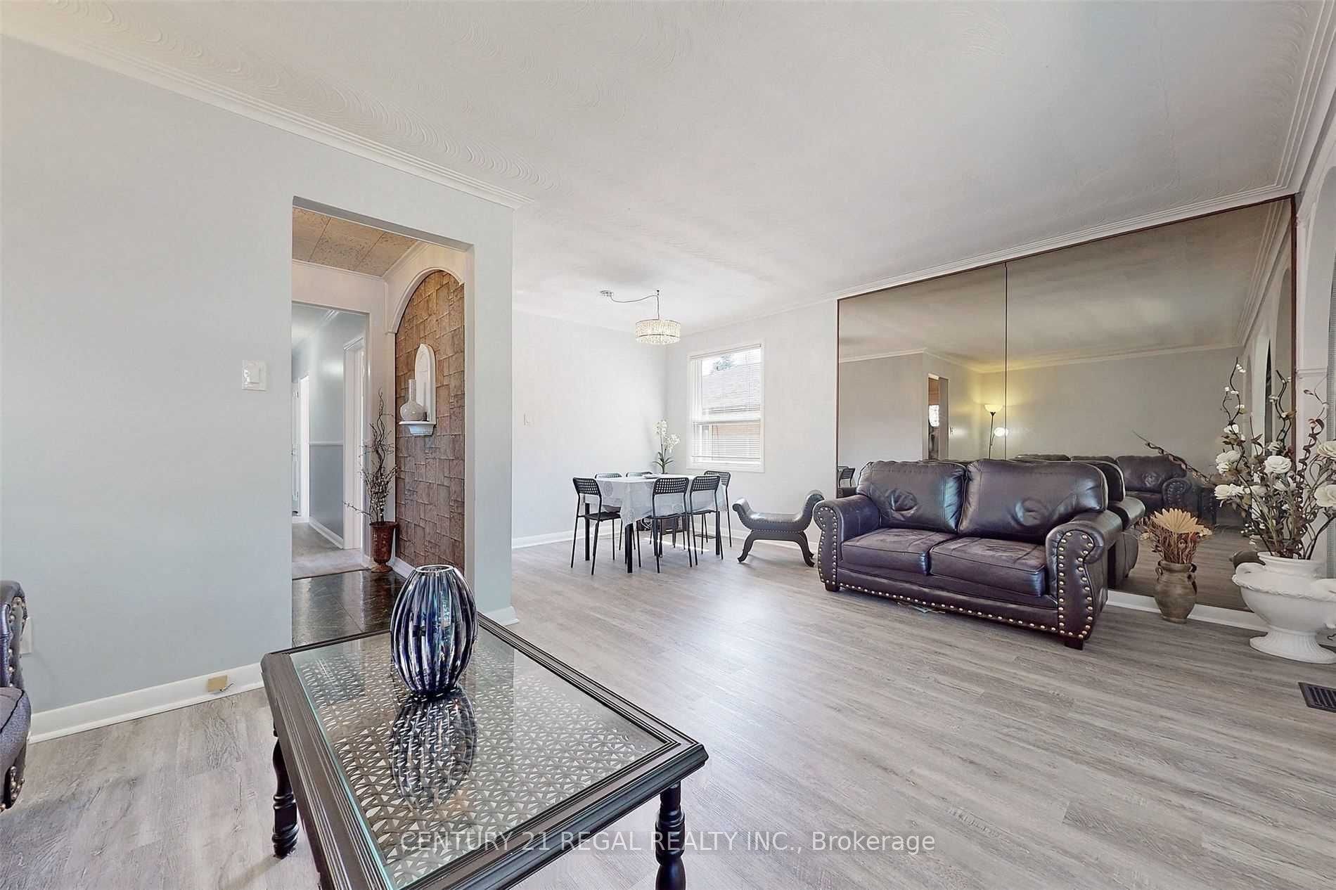 5 Stevenvale Drive Main, Toronto, ON M1G 1C6 photo 2