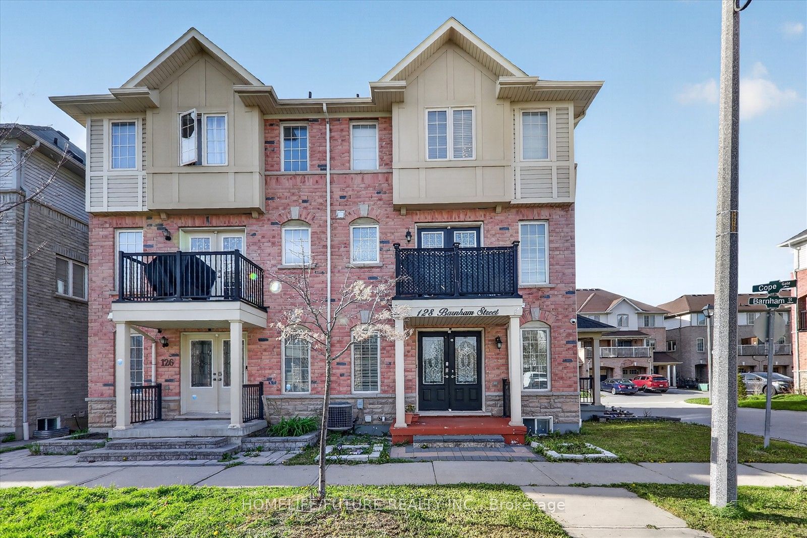 128 Barnham Street, Ajax, ON L1Z 0K7 photo 2