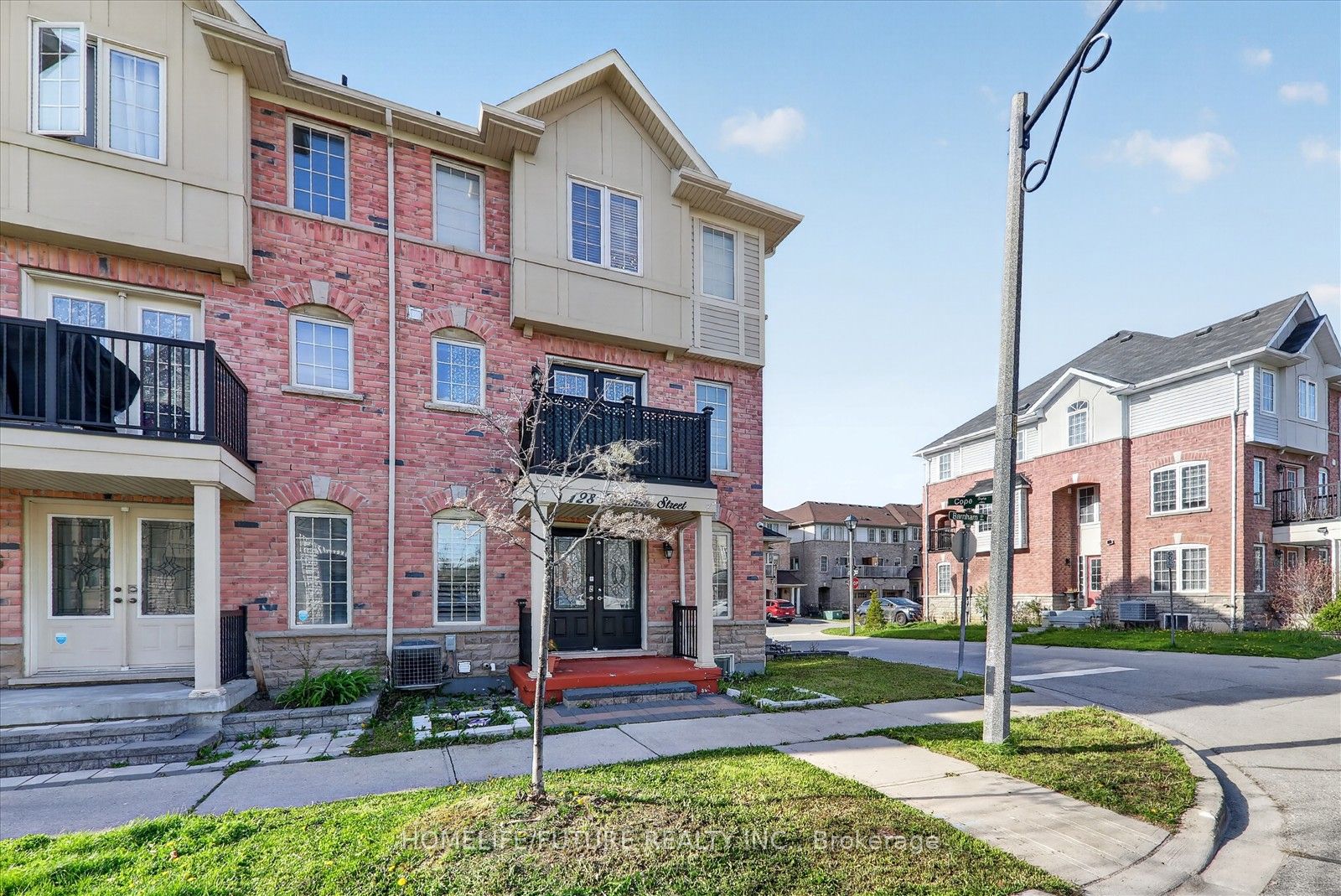 128 Barnham Street, Ajax, ON L1Z 0K7 photo 3