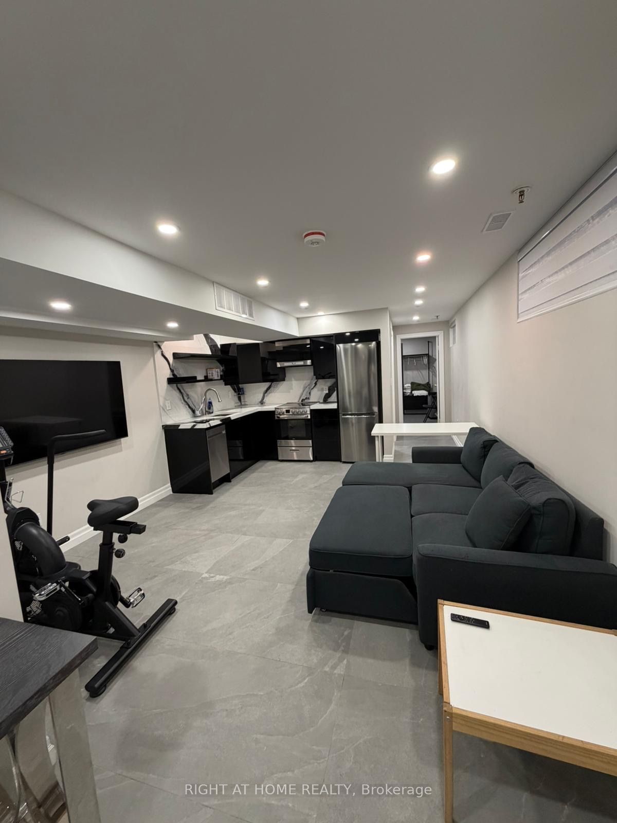 18 Wroxeter Avenue Lower, Toronto, ON M4K 1J6