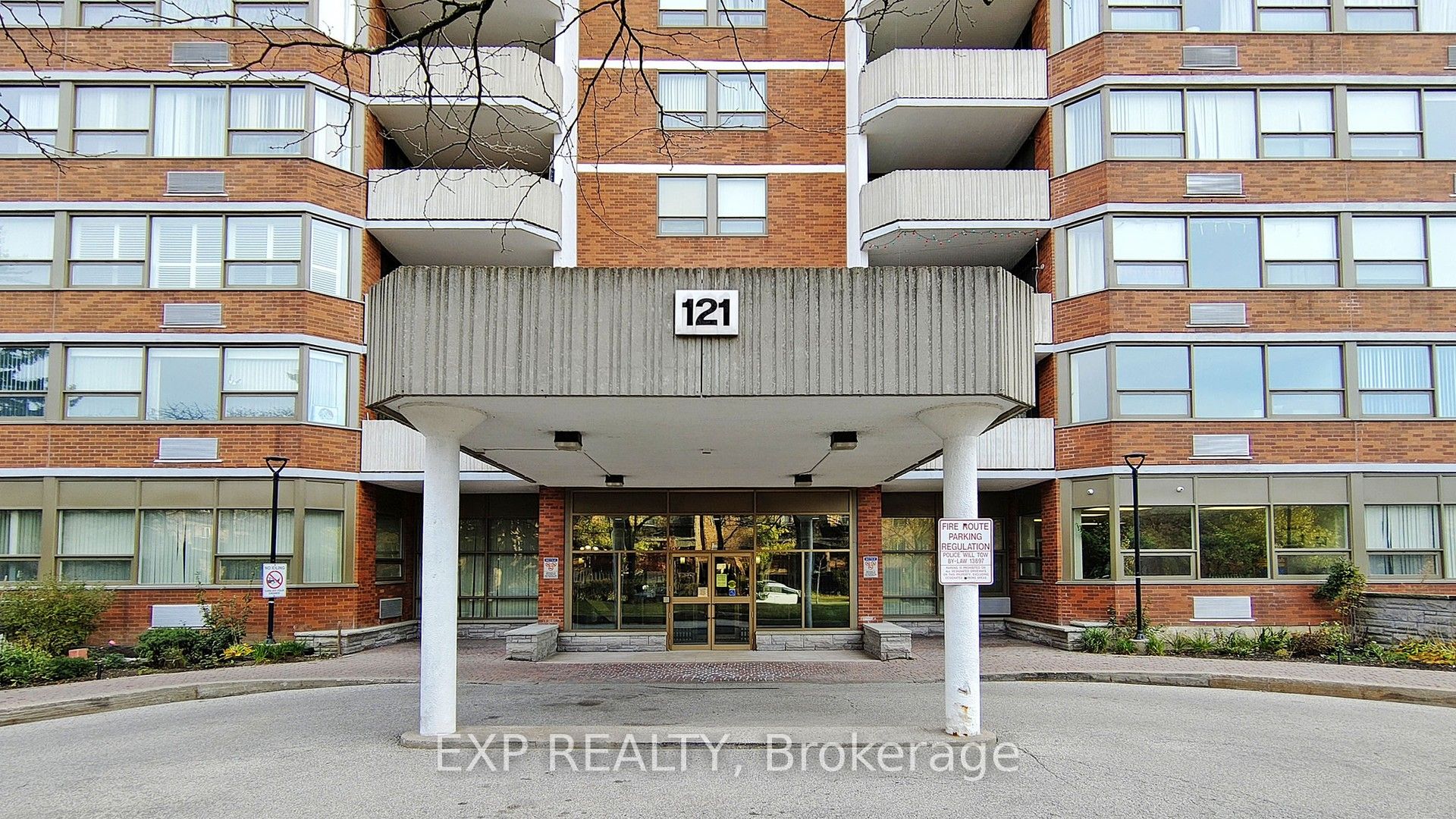 121 Ling Road 808, Toronto, ON M1E 4Y2