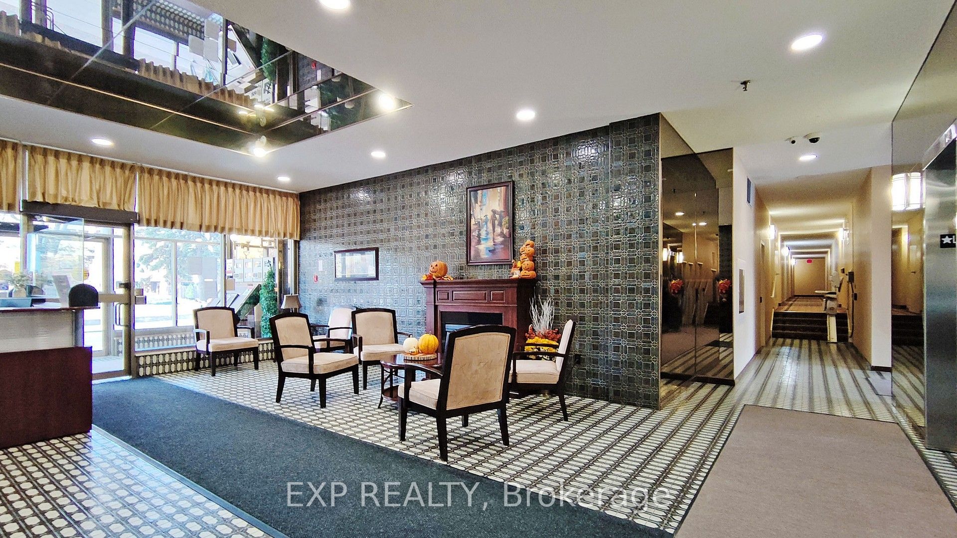 121 Ling Road 808, Toronto, ON M1E 4Y2 photo 3