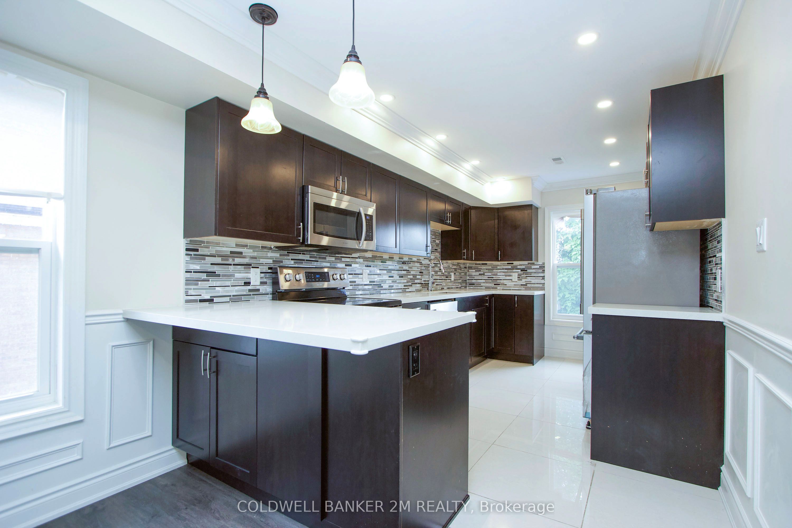 242 Kendal Avenue 2, Oshawa, ON L1G 5B5 photo 4