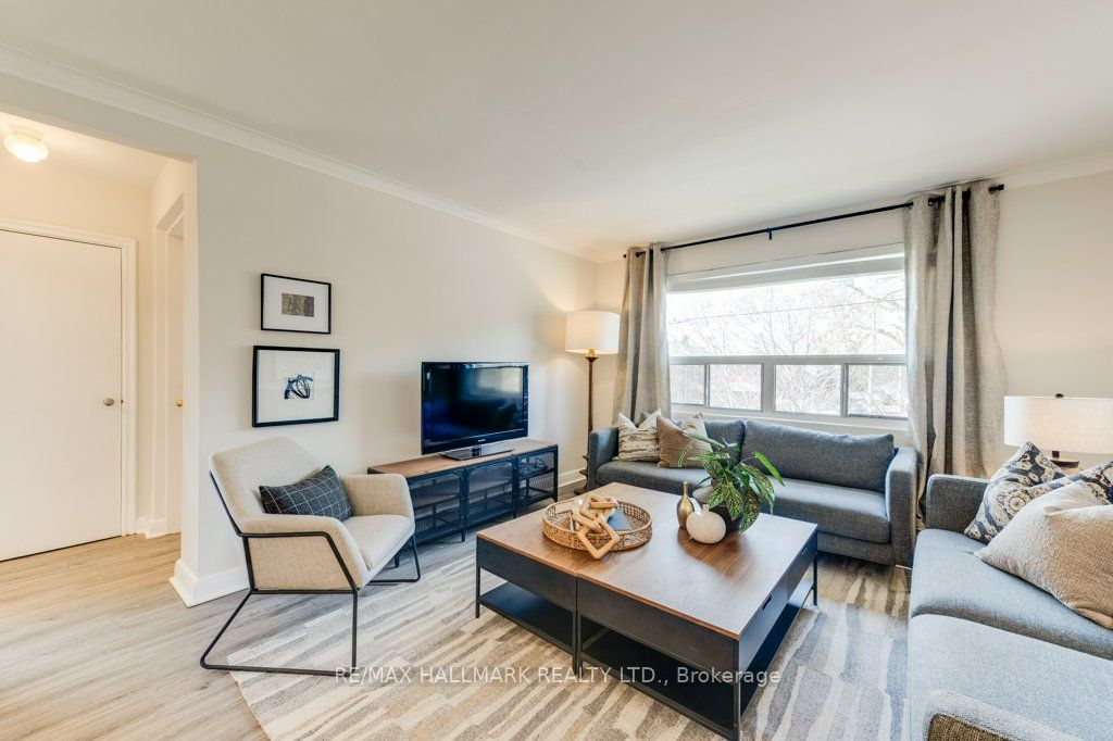 225 Woodville Avenue Main, Toronto, ON M4J 2R4 photo 3